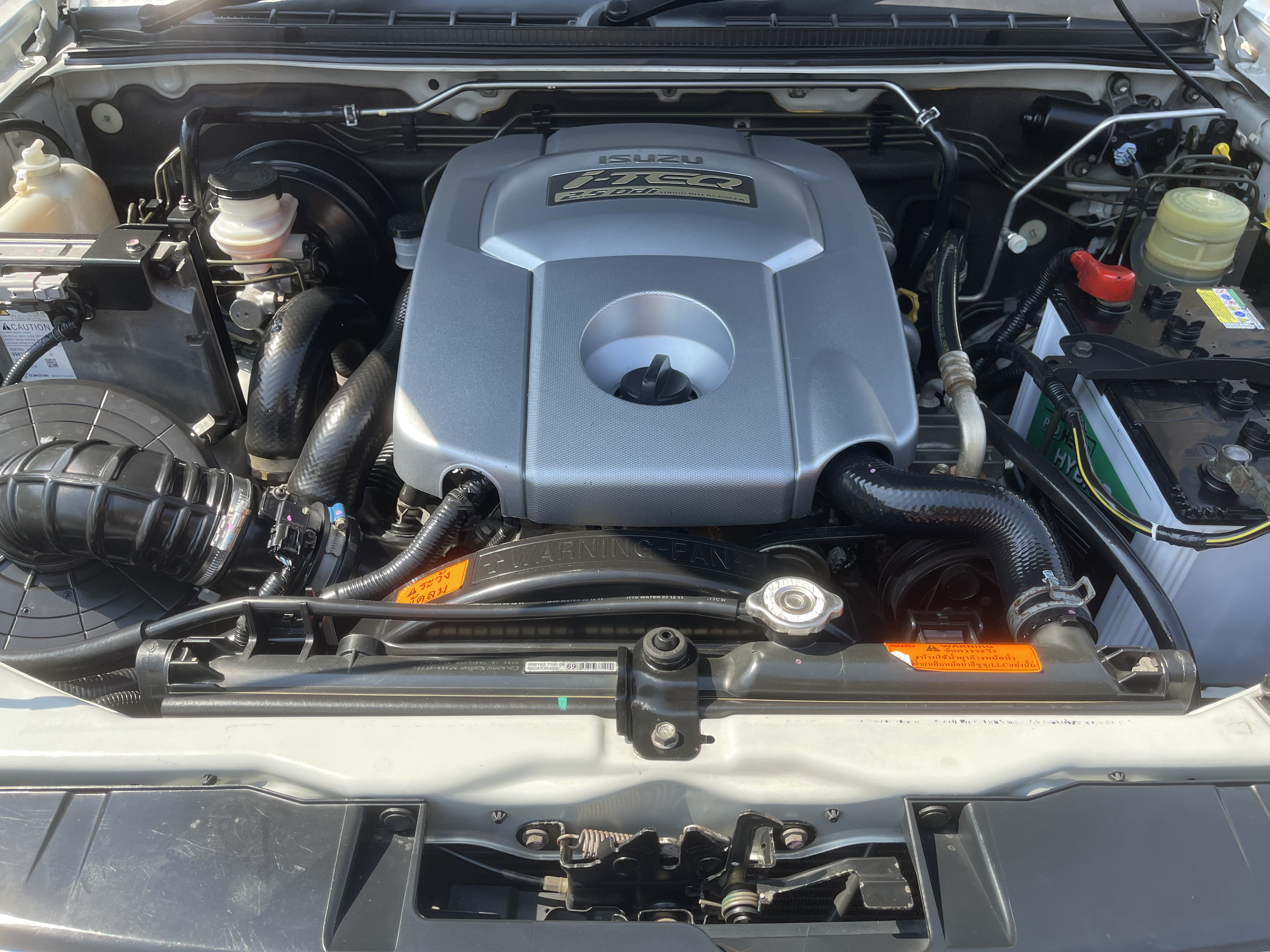 Isuzu Dmax 4ประตู Hilander 2.5 Abs 2011 เงิน