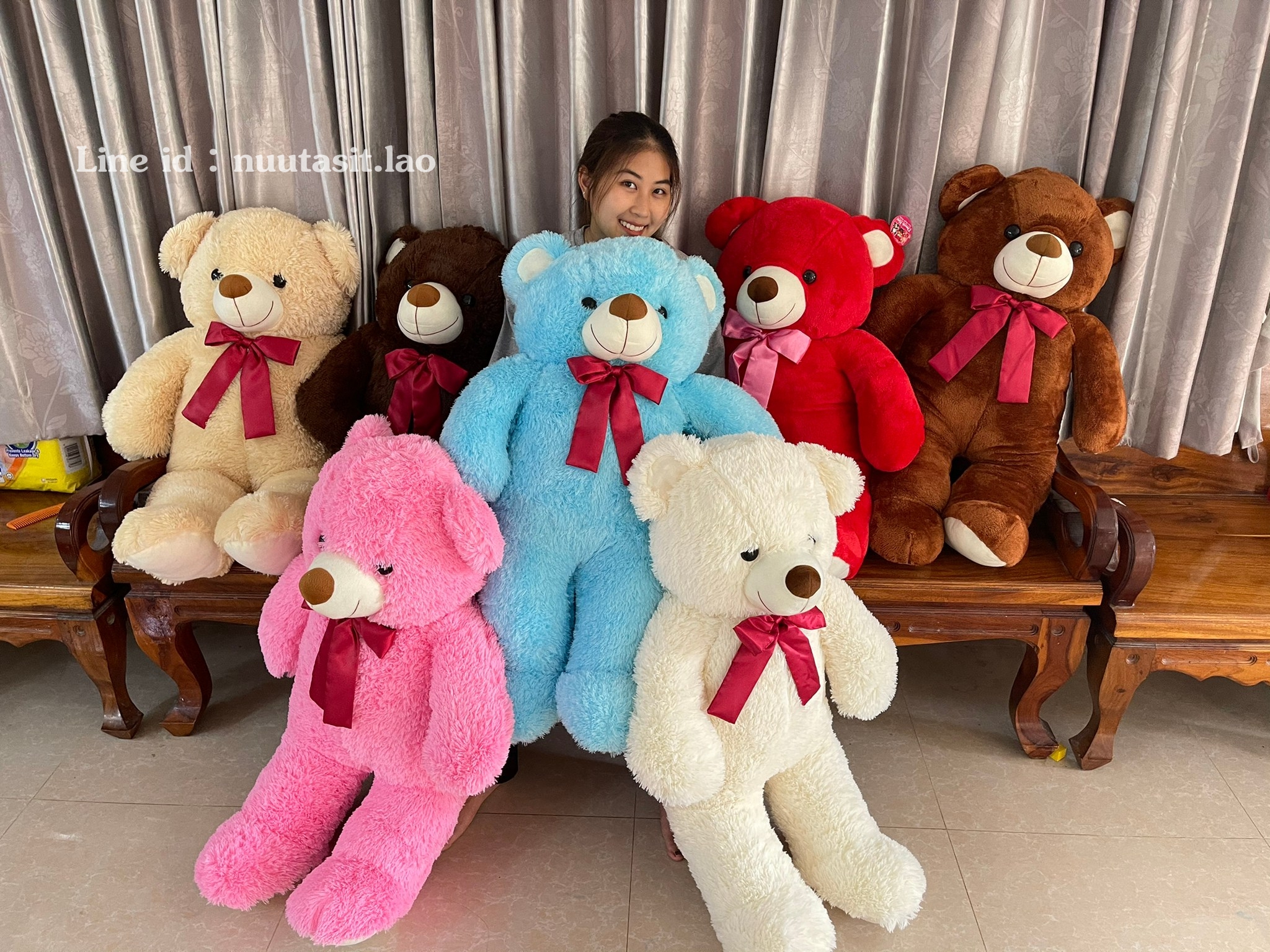 ตุ๊กตาหมีมีโบว์ตัวใหญ่