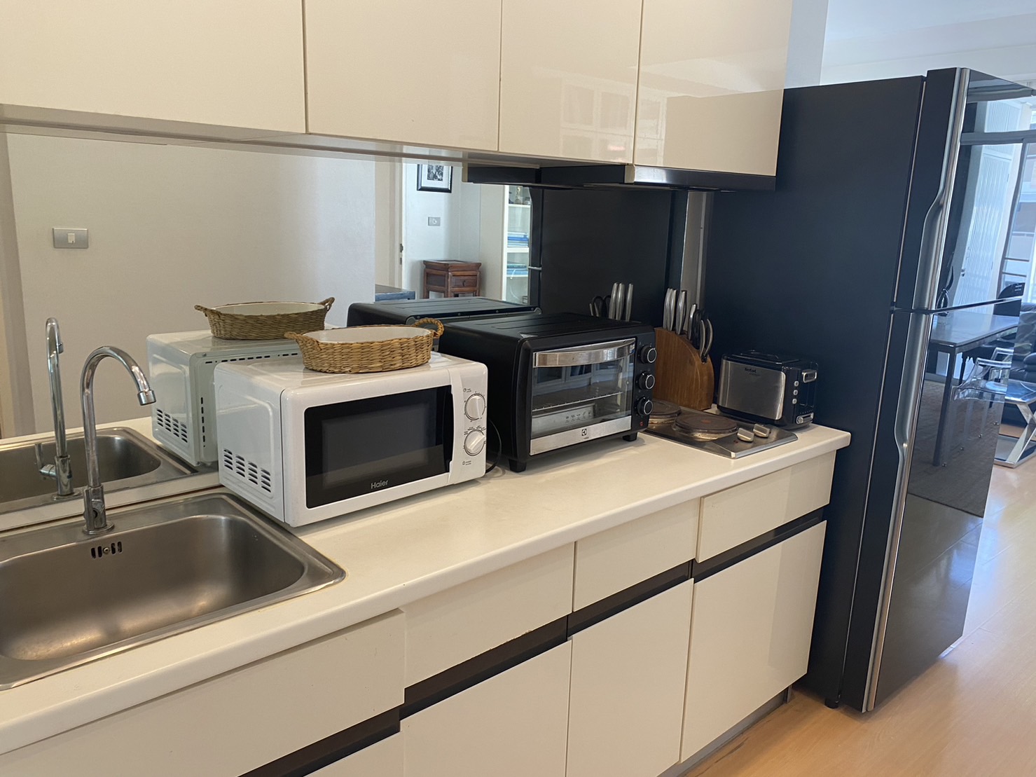 For Rent : Condo near Patong Beach, 2 Bedroom 2 Bathroom, 5th flr.