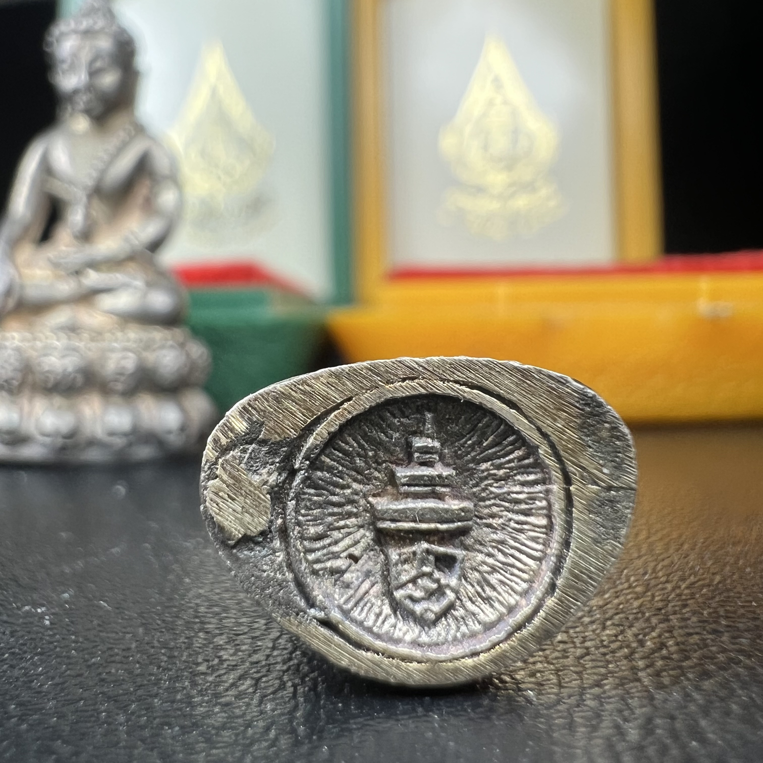 พระกริ่ง-พระชัยวัฒยน์วาสนาสมเด็จพระสังฆราช(วาสน์)วัดราชบพิธฯปี2531 เนื้อเงิน สร้างเป็นที่ระลึกในคราวที่สมเด็จพระอริยวงศาคตญาณ สมเด็จพระสังฆราช(วาสน์ วาสโน)มีพระชนมายุครบ90พรรษา(ในหลวง ร.9 เสด็จในพิธี)งานแกะแม่พิมพ์โดย นายช่างเกษม มงคลเจริญ)หายาก