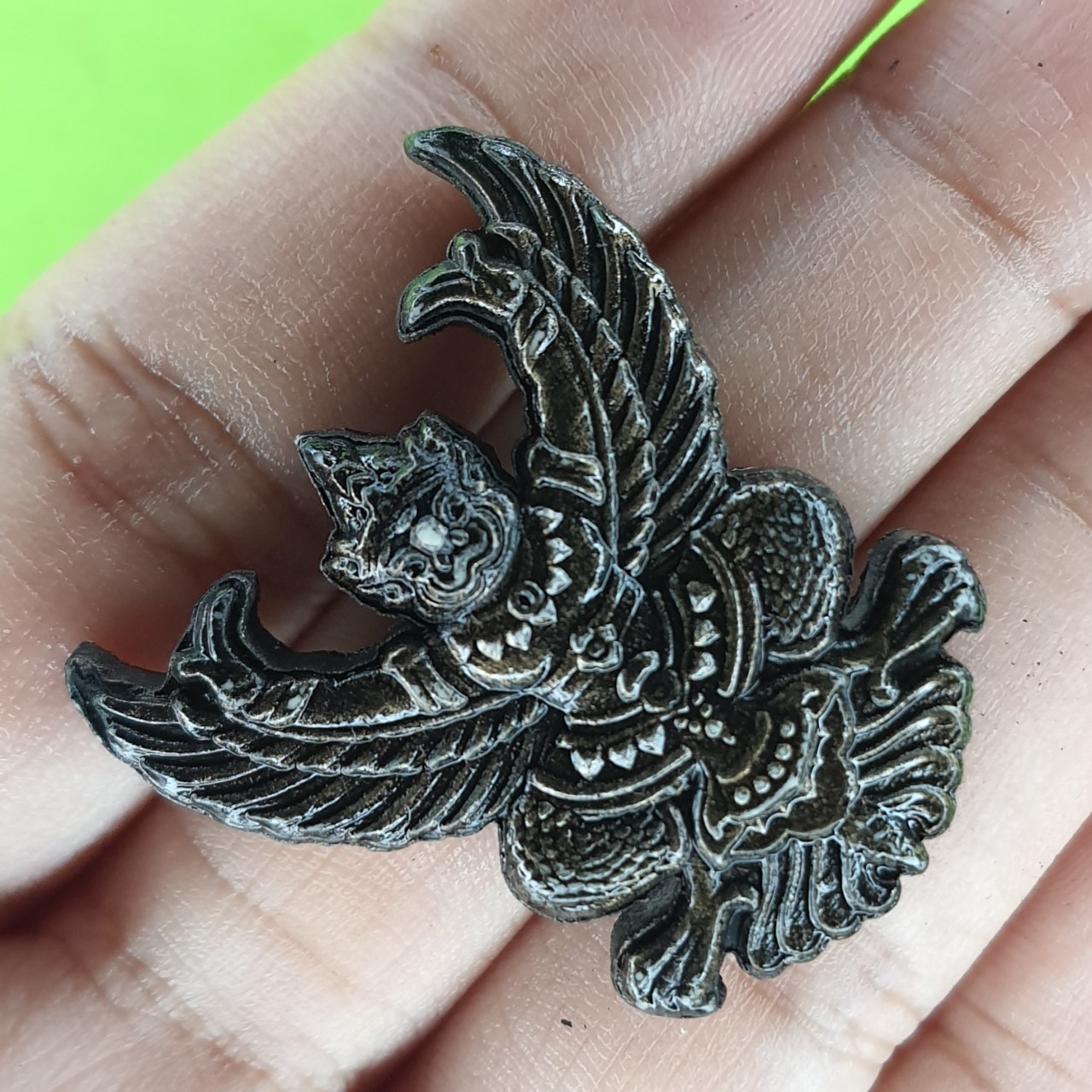 พระเครื่อง พญาครุฑห้อยคอ รุ่น รุ่งเรือง อำนาจ บารมี สีดำทำเก่า จี้พญาครุฑ พญาครุฑแท้