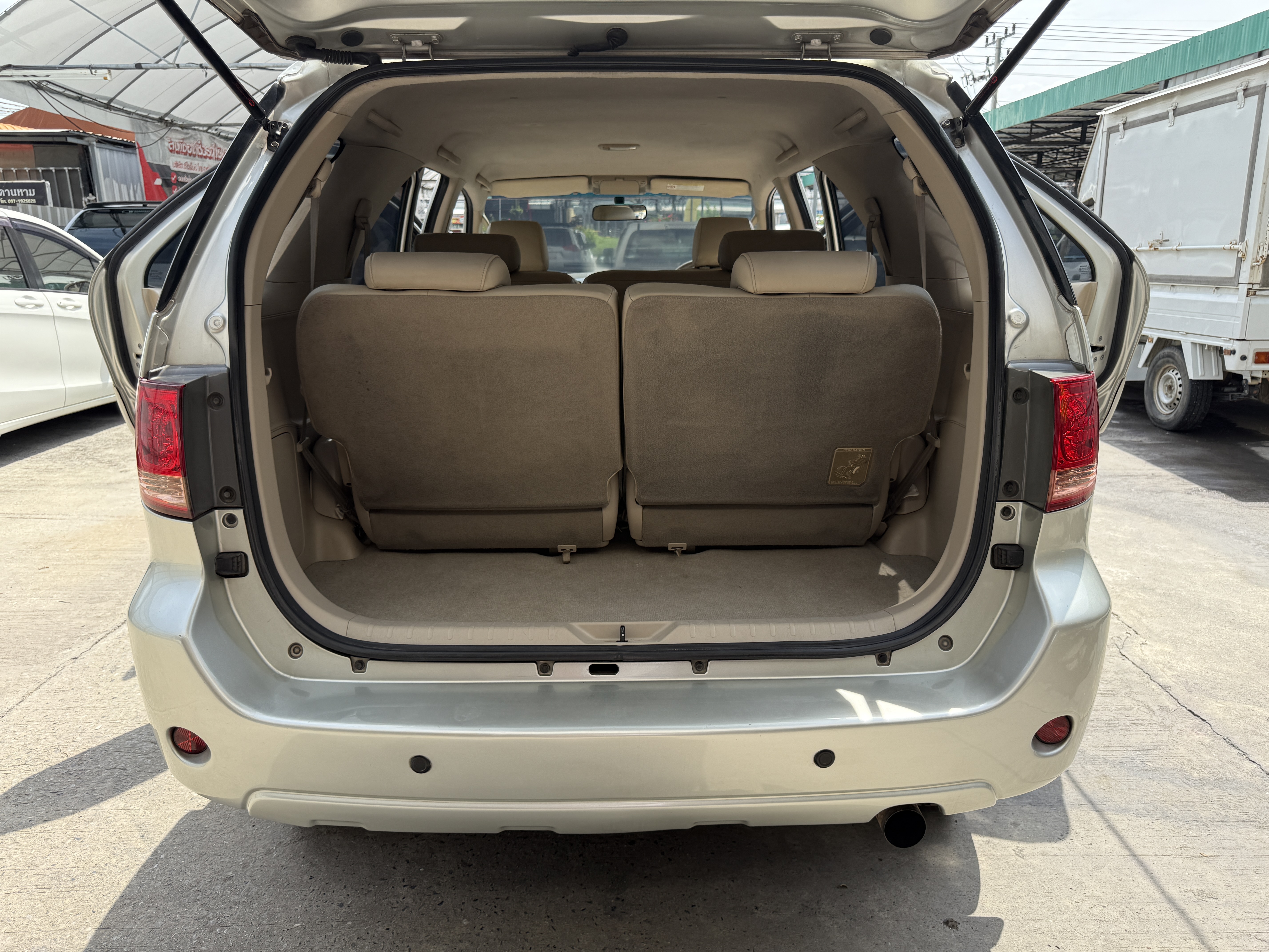 Toyota Fortuner 3.0 V 4WD At 2007 เงิน