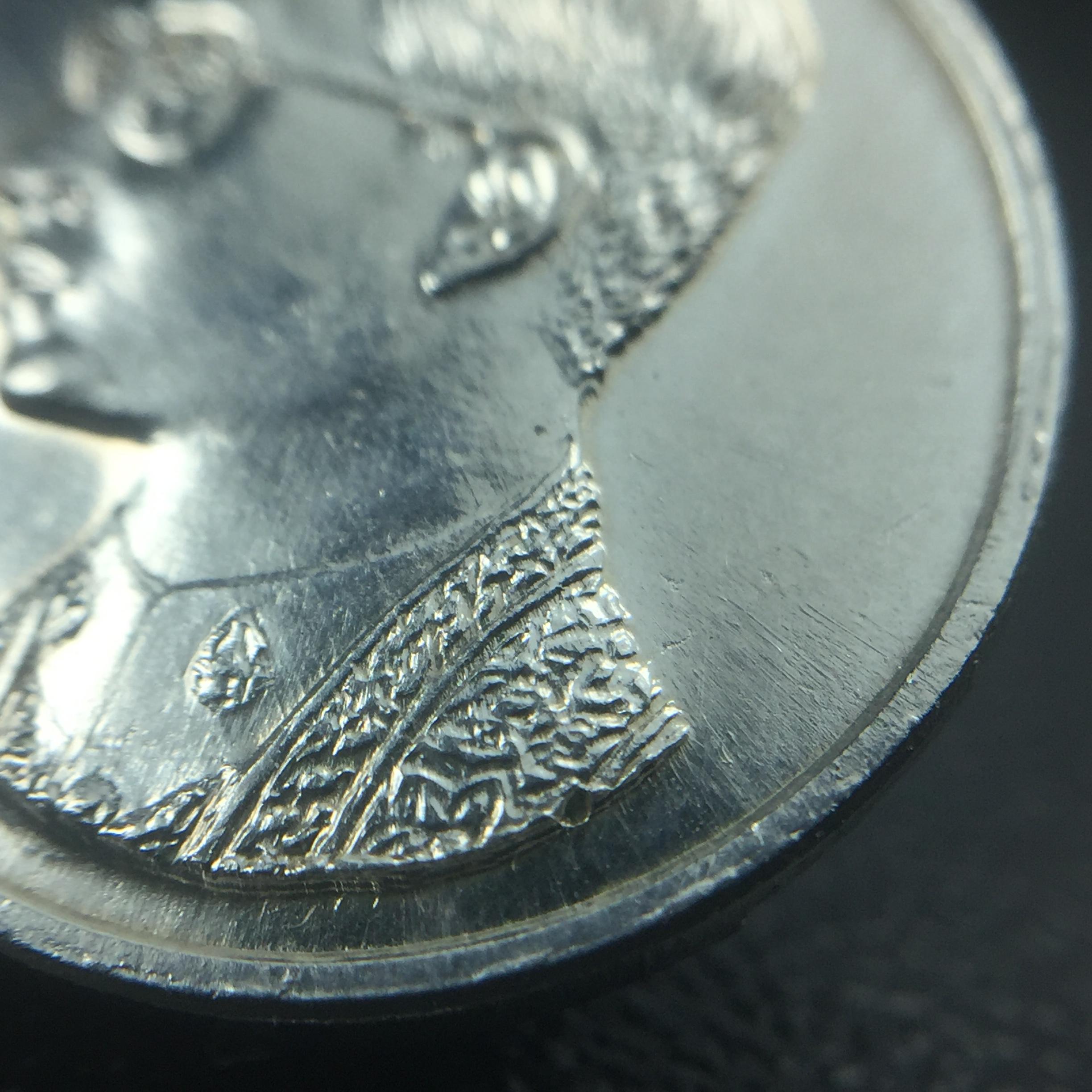 เหรียญพระบรมรูปคุ้มเกล้า รพ.ภูมิพล ปี2522 เนื้อเงิน พิมพ์เล็ก คัดสภาพสวยพร้อมซองบรรจุเดิม(ในหลวงรัชกาลที่9 ทรงจุดไฟพระฤกษ์และเททอง พิธีใหญ่)ยอดนิยมหายาก