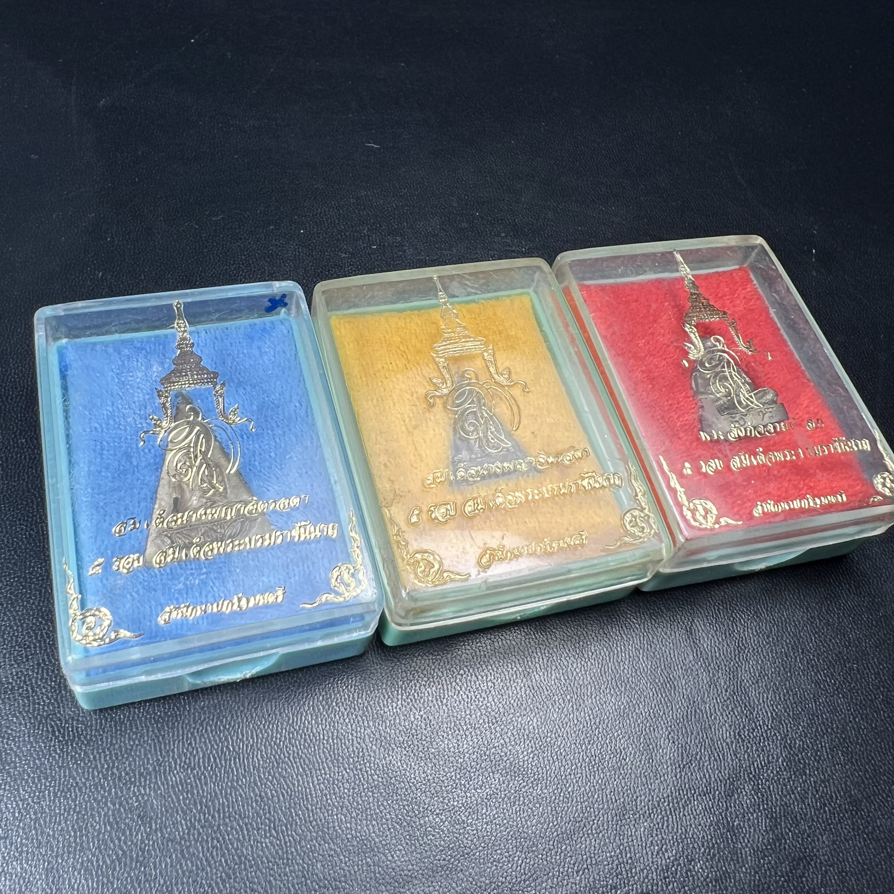 สมเด็จนางพญาจิตรลดา สก. พิมพ์ใหญ่และพิมพ์เล็ก + สมเด็จพระสังกัจจายน์ สก. ครบชุดเนื้อนวโลหะ(รวม 3 องค์) เฉลิมพระชนมพรรษา 5 รอบ สมเด็จพระบรมราชินีนาถ ปี 2535 จัดสร้างโดย สำนักนายกรัฐมนตรี (พิธีปลุกเสกใหญ่ 3 วาระ)(ในหลวง ร.๙ และพระราชินี เสด็จในพิธี)