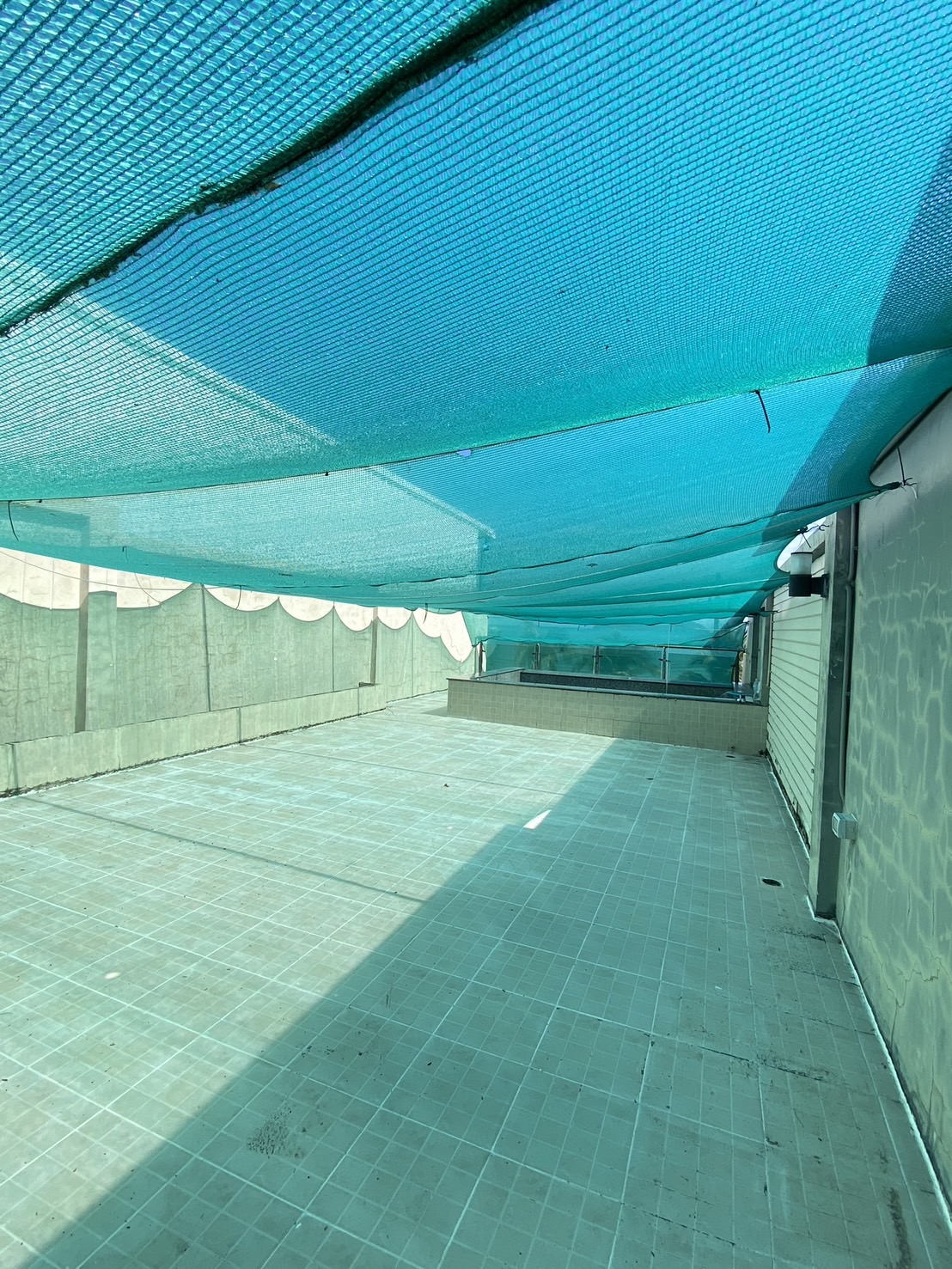 For Sales : Sea front, 2-Story commercial buildings, 3 Bedroom 6 Bathroom