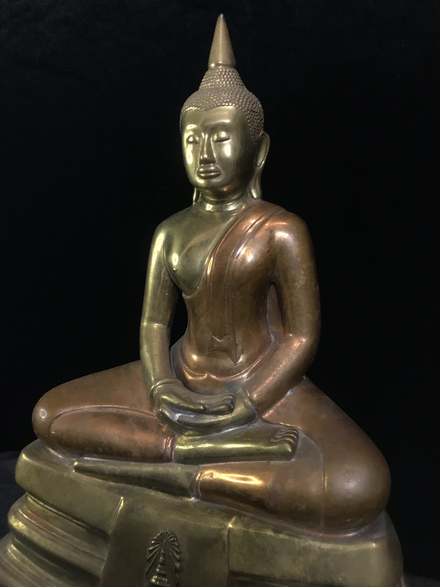 พระบูชาพระพุทธโสธร ภปร. รุ่นย้อนยุค ปี2539 กาญจนาภิเษกครองราชสมบัติครบ 50ปี หน้าตัก9นิ้ว เนื้อสามกษัตริย์ หมายเลข01344