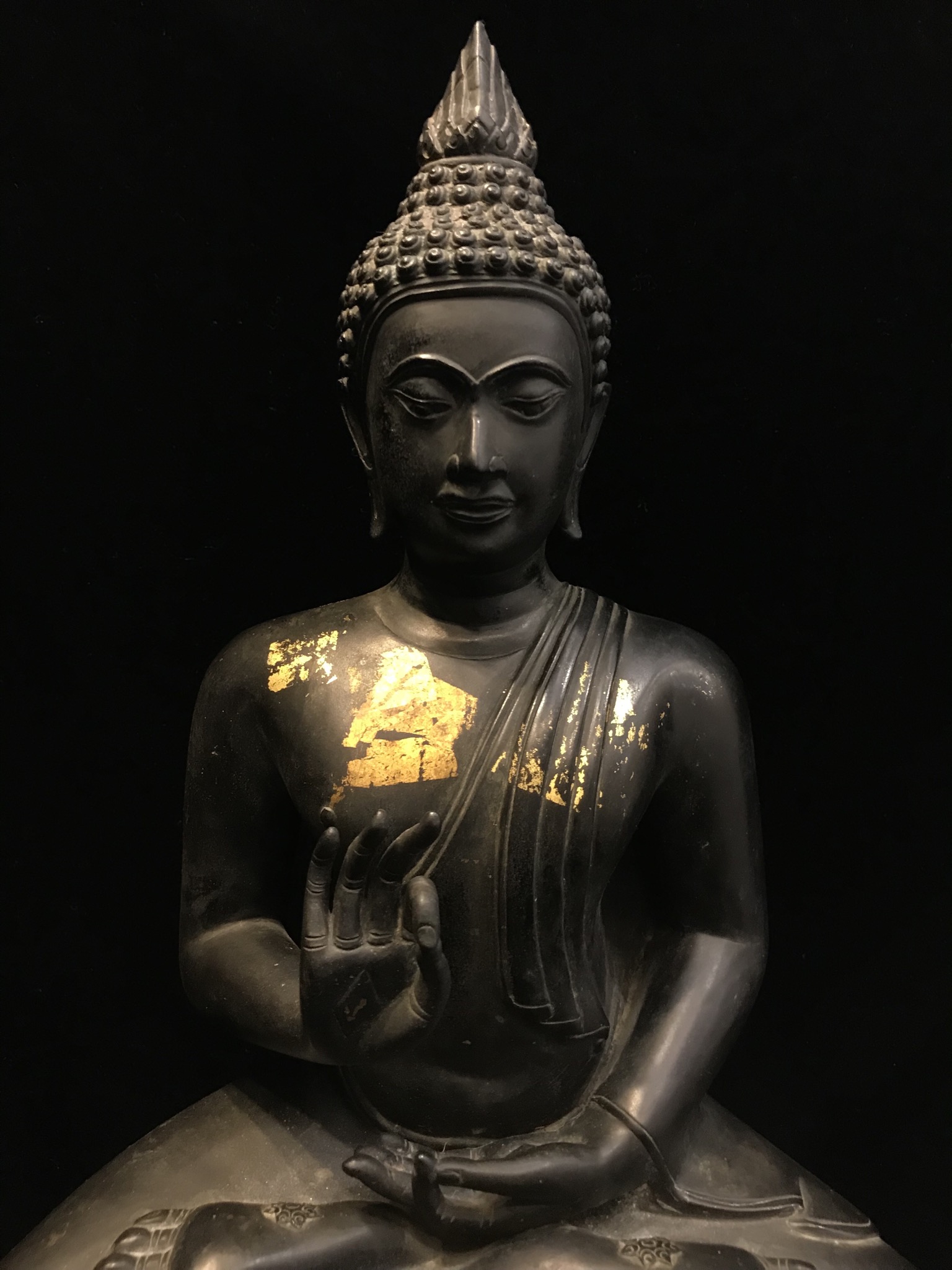 พระพุทธรัตนโกสินทร์ 200 ปี พ.ศ.2525 หน้าตัก 9 นิ้ว วัดทองศาลางาม พระพุทธปางปฐมเทศนา ผ้าทิพย์ประดิษฐานพระนามาภิไธยย่อ มวก (มหาวชิราลงกรณ์ รัชกาลที่ 10)