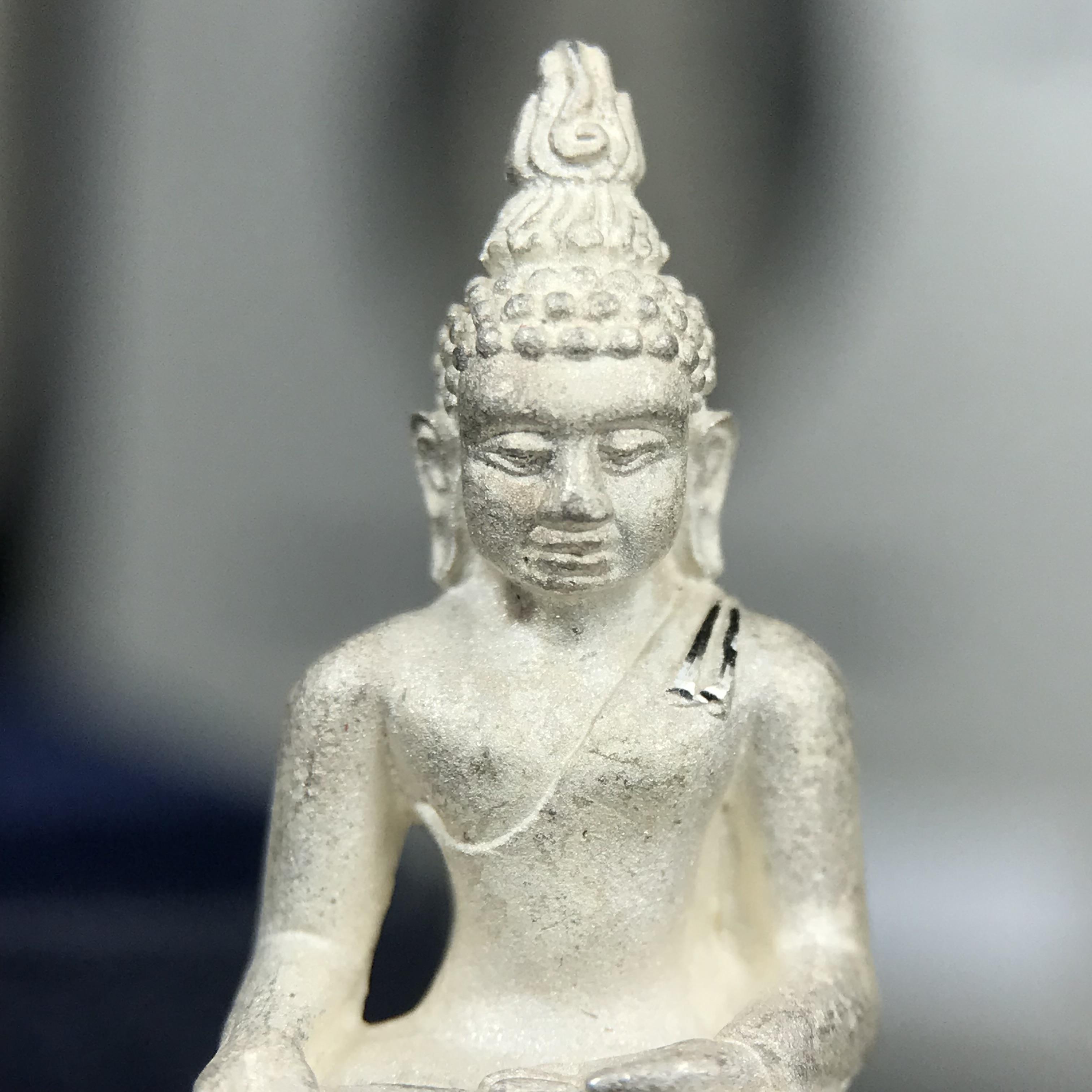 พระกริ่งไพรีพินาศ ญสส.มูลนิธิพิทักษ์ดวงตาประชาชน ฉลองศิริราชสมบัติครองราชย์ 50 ปี รัชกาลที่ 9 เนื้อเงินบริสุทธิ์ 99.9% ขนาดสูง 2.8 ซม. พร้อมกล่องบรรจุเดิมและการ์ดใบรับรองเดิมครบสมบูรณ์(องค์หมายเลข ๖๖๘๐)