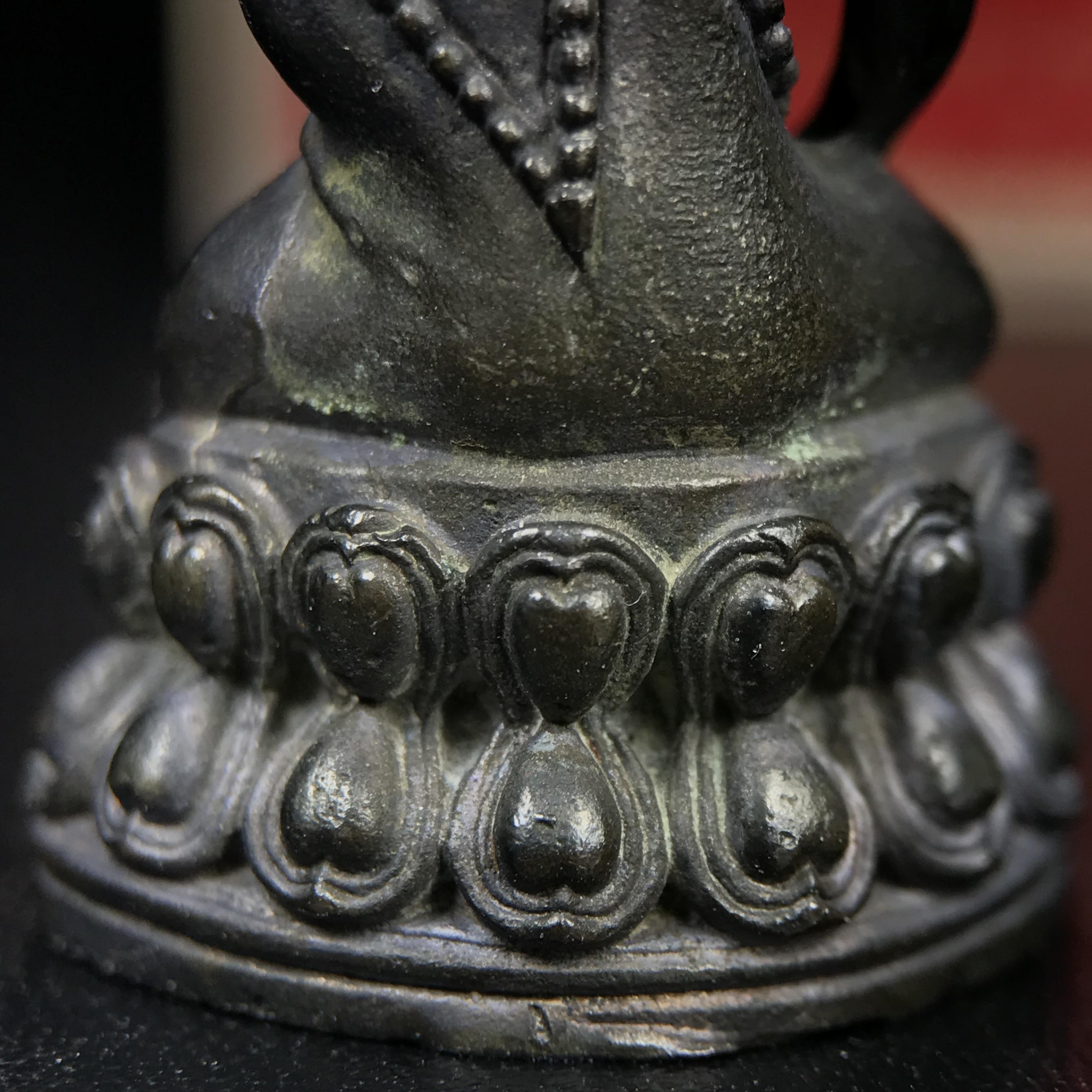 พระกริ่งปรมาภรณ์พุทธปัญญา(พระกริ่งศรีนคร 2) จัดสร้างเนื่องในมหามงคลสมัยเฉลิมพระชมน์พรรษา 5 รอบ องค์พระบาทสมเด็จพระเจ้าอยู่หัวรัชกาลที่9 ปี 2530 เนื้อนวโลหะ (ออกแบบโดยนายช่างเกษม มงคลเจริญ มีพระอาจารย์ไสว วัดราชนัดดา กรุงเทพ เป็นเจ้าพิธีครั้งสุดท้าย)