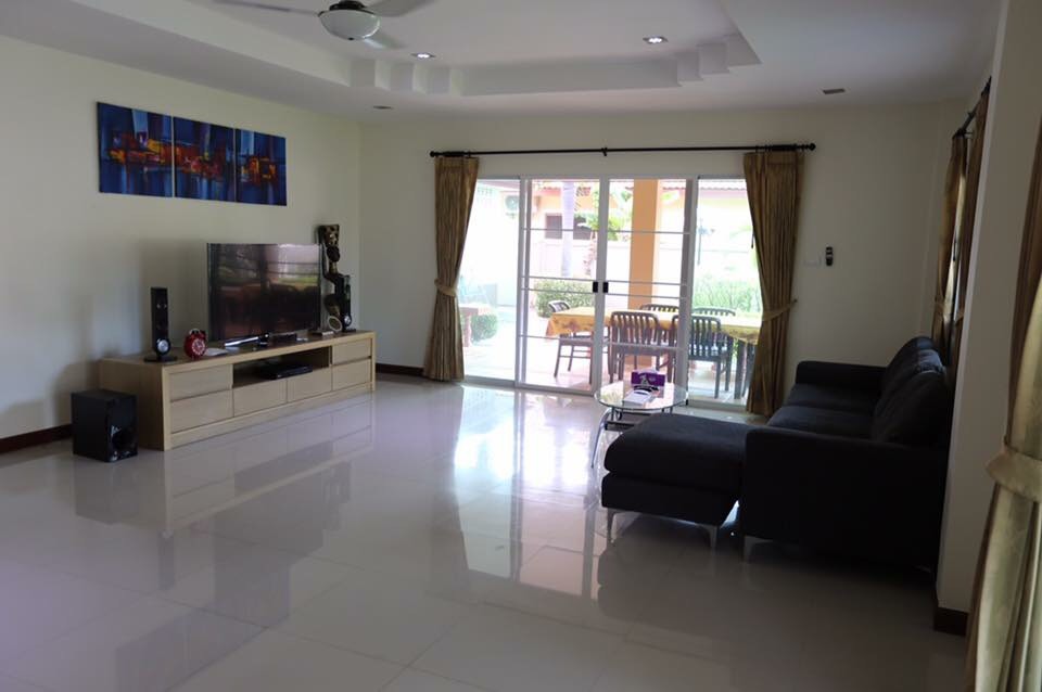 For Rent : Rawai, Private Pool Villa 4 bedrooms Garden view