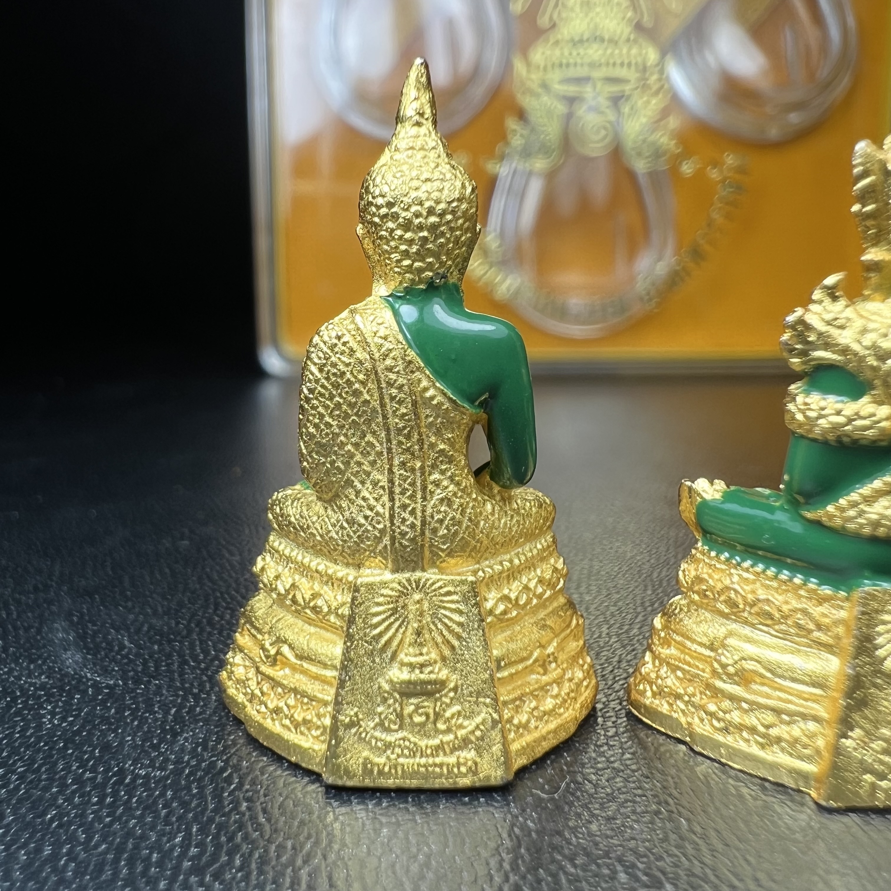 พระพุทธมหามณีรัตนปฏิมากร(พระแก้วมรกต) วัดพระศรีรัตนศาสดาราม สำนักพระราชวัง จัดสร้าง ชุด3 ฤดู ร้อน ฝน หนาว(บรรจุมวลสารใต้ฐาน)