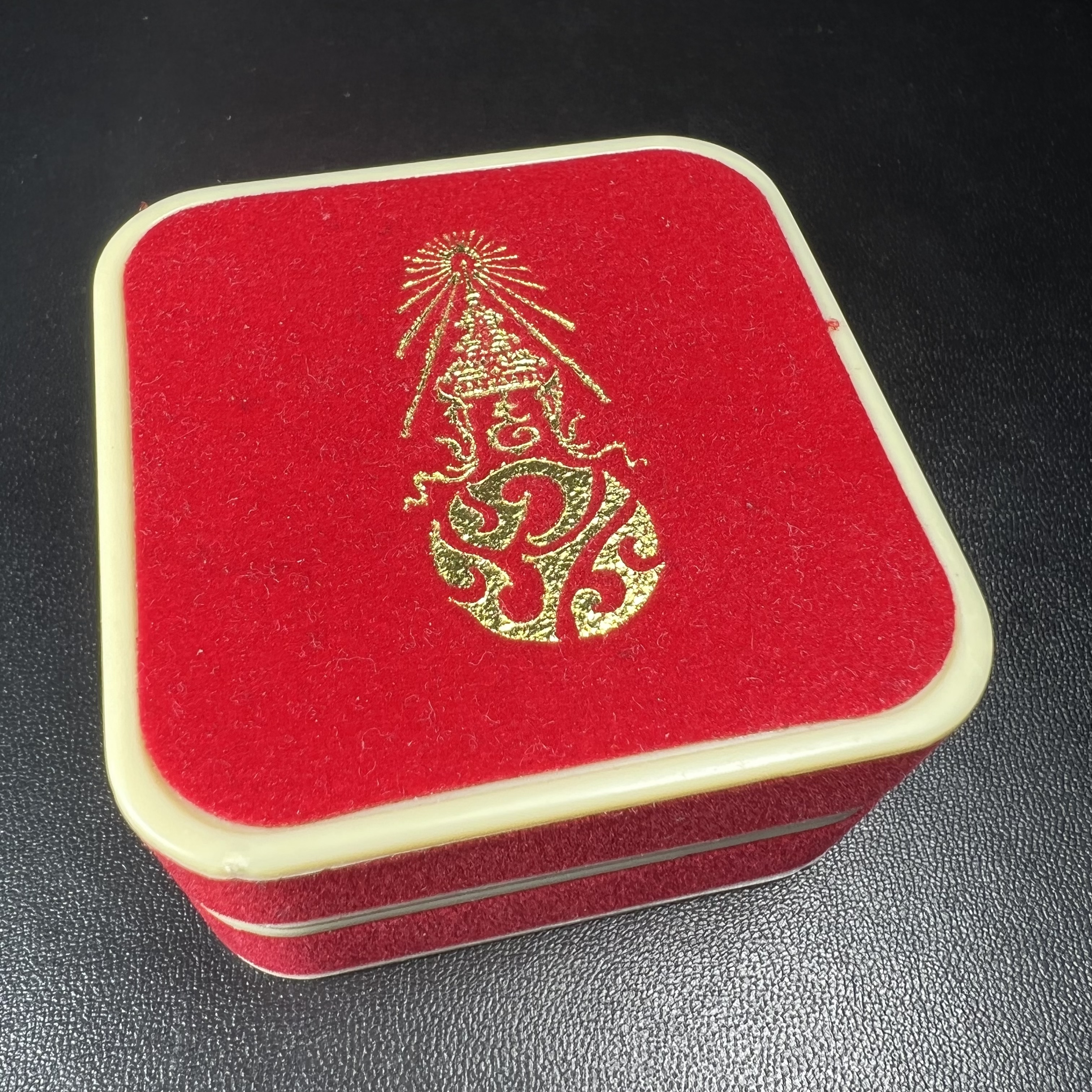 พระกริ่งพระพุทธชินสีห์ ภปร. (รุ่น2) เนื้อเงิน กองทุนฟันเทียมพระราชทาน ในวโรกาสมหามงคล 80 พรรษา ปี 2550 (1 ใน 2299 องค์)