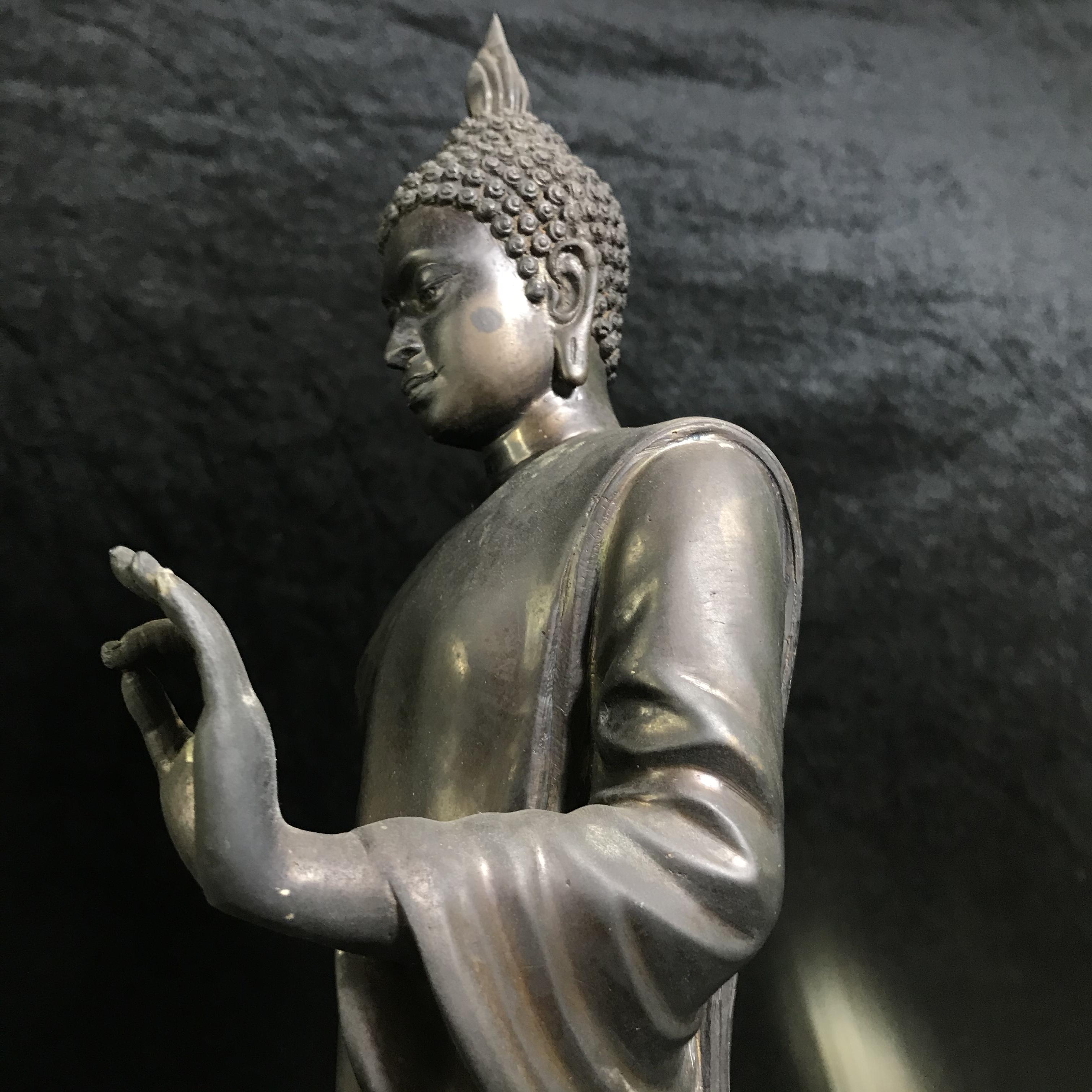 พระบูชา 25พุทธศตวรรษ พระศรีศากยะทศพลญาณ ประธานพุทธมณฑลสุทรรศน์ ปี 2530 ตราสัญลักษณ์ ในมหาวาระพระชนมพรรษา ครบ 5 รอบ 60 พรรษา เมื่อ 5 ธันวาคม พ.ศ. 2530 หมายเลข (๑๕)๓๖๕ ขนาดความสูง 15 นิ้ว รวมฐานสูง 18 นิ้ว(นิยมหายาก)