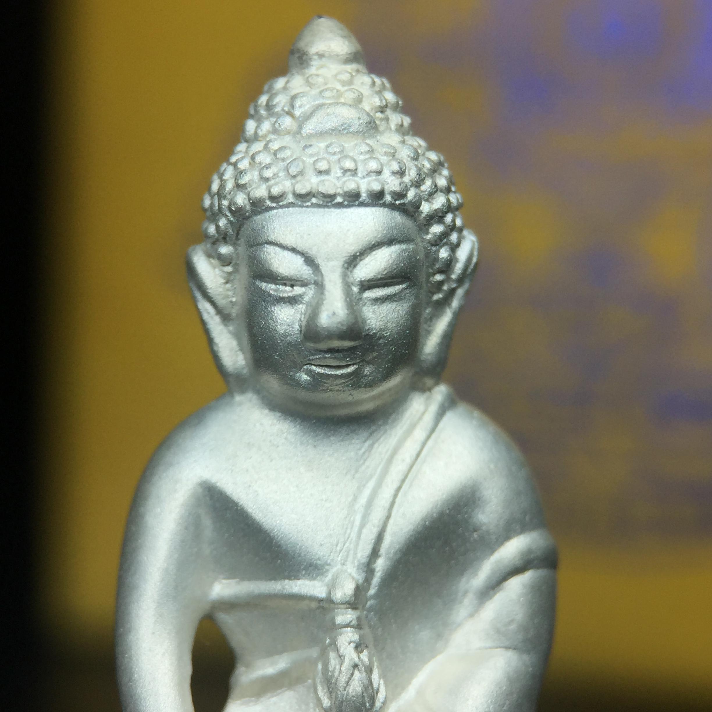 พระกริ่งสมเด็จญาณ วัดบวรนิเวศวิหาร เนื้อเงินบริสุทธิ์ 92.5% ตรากาญจนาภิเษกทองคำ(เนื้อทองคำแท้) พระราชทานแจกเมื่อ 3 ตุลาคม 2538 จัดสร้างในวโรกาส สมเด็จพระญาณสังวร สมเด็จพระสังฆราช ฉลองพระชนมายุครบ 82 พรรษา และฉลองครองราชสมบัติครบ 50 ปี รัชกาลที่ 9(หายาก)