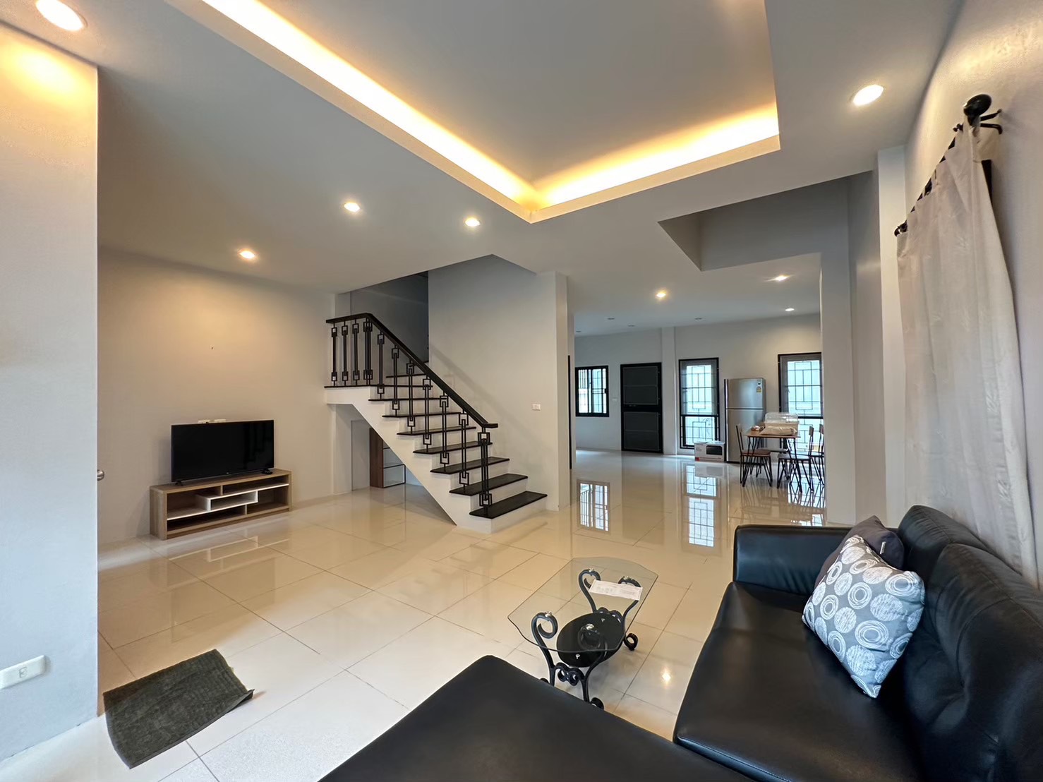 For Rent : Town home near Super Cheap Market, 3 Bedroom 3 Bathroom