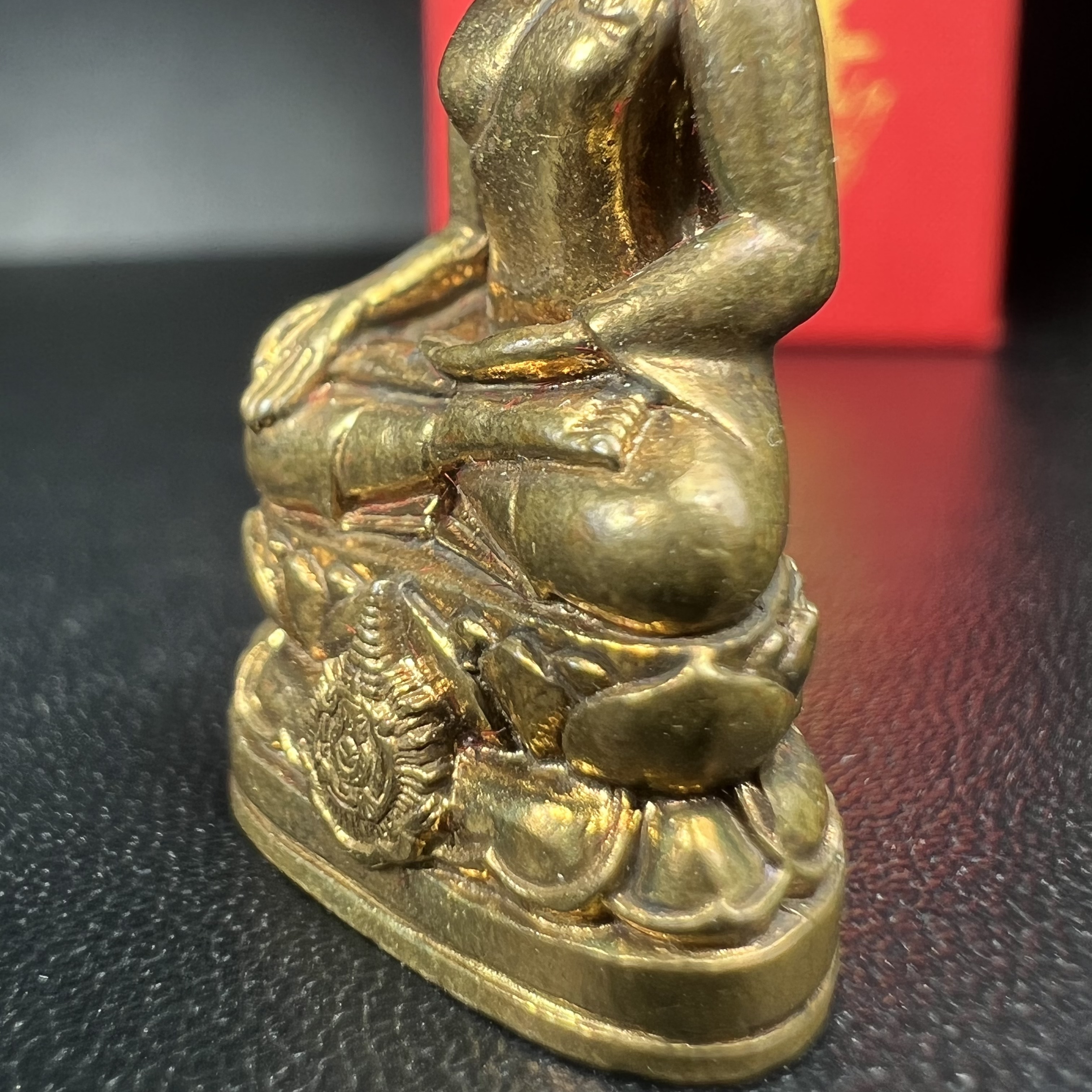 พระกริ่งไพรีพินาศ เฉลิมพระเกียรติ พระบาทสมเด็จพระเจ้าอยู่หัวรัชกาลที่9 พระชนมพรรษา 6 รอบ ปี2542เนื้อสัมฤทธิ์(บรรจุเหล็กไหล)ดีนอก-ดีใน(องค์นี้เป็นเนื้อสัมฤทธิ์ พิเศษกรรมการ ตอก 2 โค๊ต หมายเลข ๒๓๕๗)หายาก