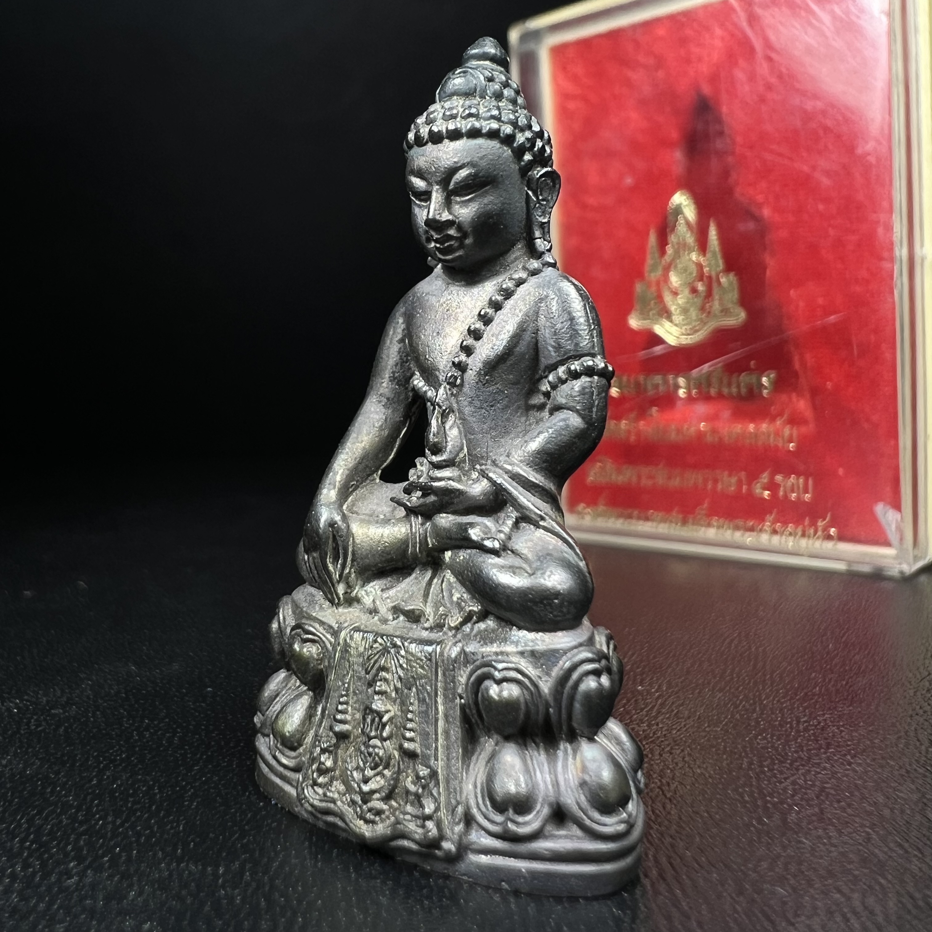 พระกริ่งปรมาภรณ์พุทธปัญญา(พระกริ่งศรีนคร 2) จัดสร้างเนื่องในมหามงคลสมัยเฉลิมพระชมน์พรรษา 5 รอบ องค์พระบาทสมเด็จพระเจ้าอยู่หัวรัชกาลที่9 ปี 2530 เนื้อนวโลหะ (ออกแบบโดยนายช่างเกษม มงคลเจริญ มีพระอาจารย์ไสว วัดราชนัดดา กรุงเทพ เป็นเจ้าพิธีครั้งสุดท้าย)