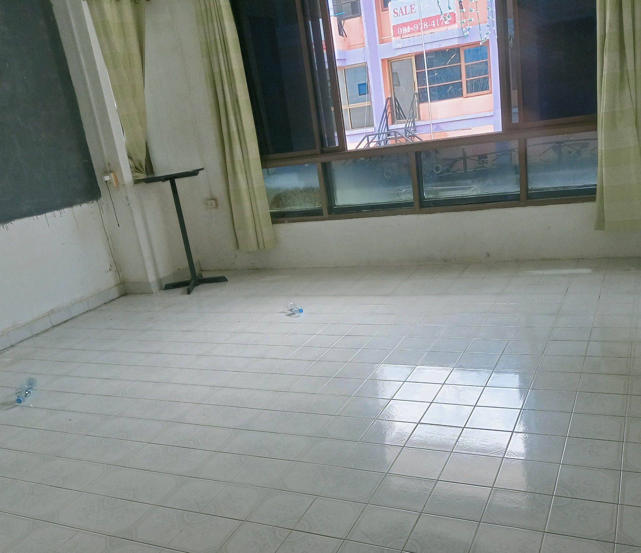 For Sales : Patong, 3-Storey Commercial Building, 5 Bedrooms 4 Bathrooms