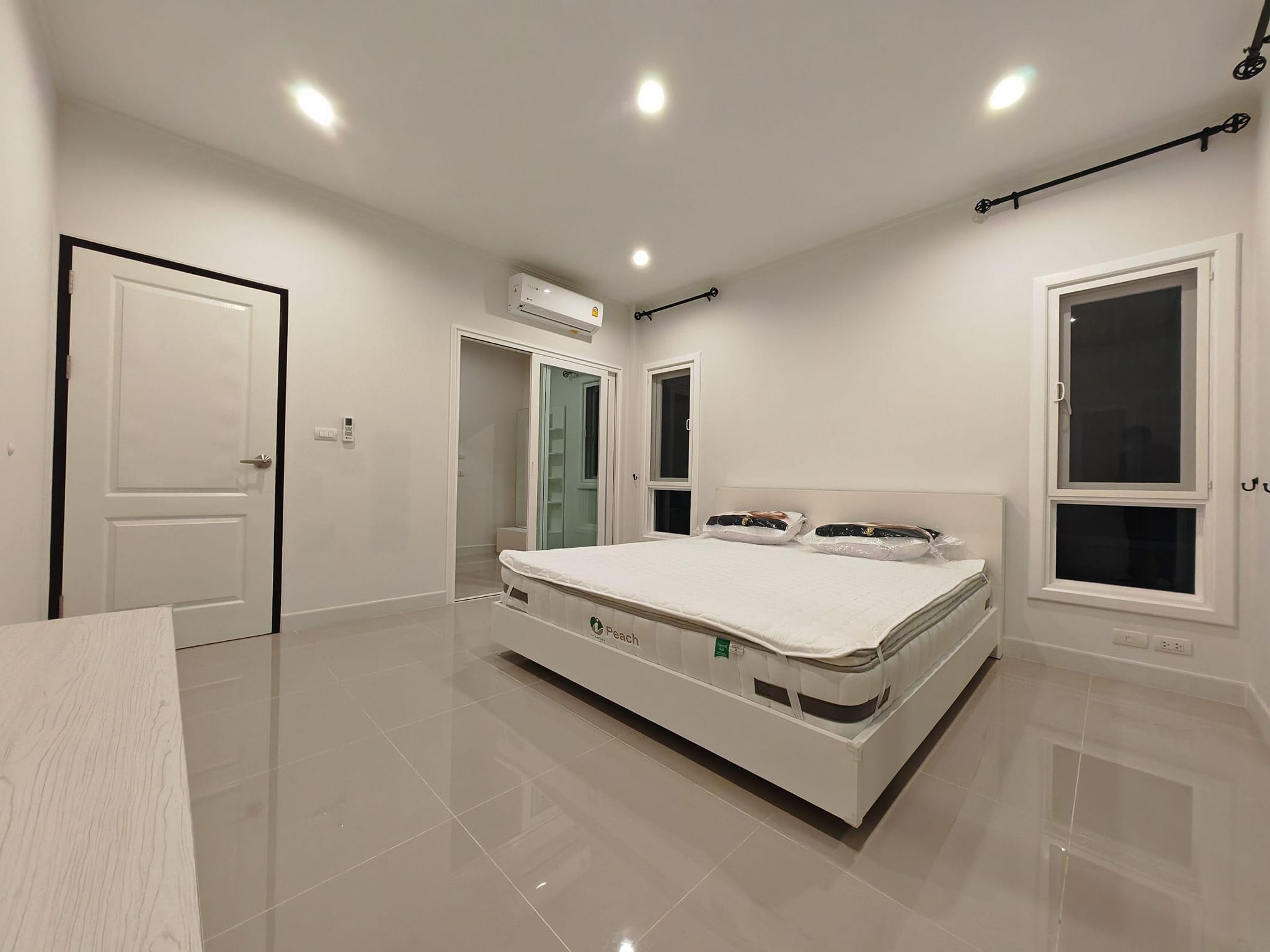 Thalang House Supalai Essence 3 bed room near Robinson. for Rent