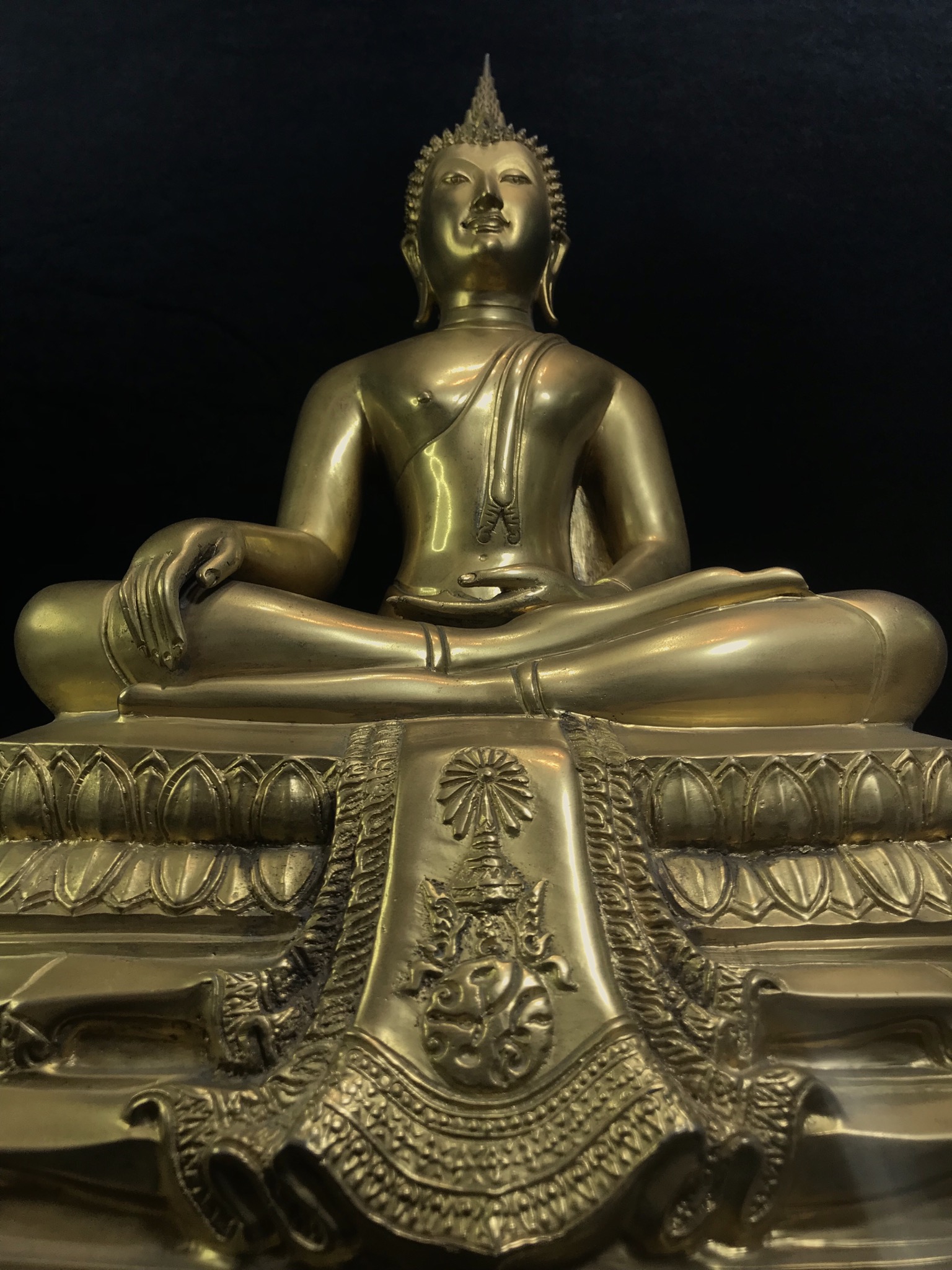 พระบูชาพระพุทธศิรมงคล ภปร. วัตถุมงคลคุ้มเกล้า ปี2524 ของมูลนิธิคุ้มเกล้า โรงพยาบาลภูมิพลจัดสร้าง ขนาดหน้าตัก 9 นิ้ว(ในหลวงทรงจุดไฟพระฤกษ์และเททอง)(พบเจอและหายากมาก)