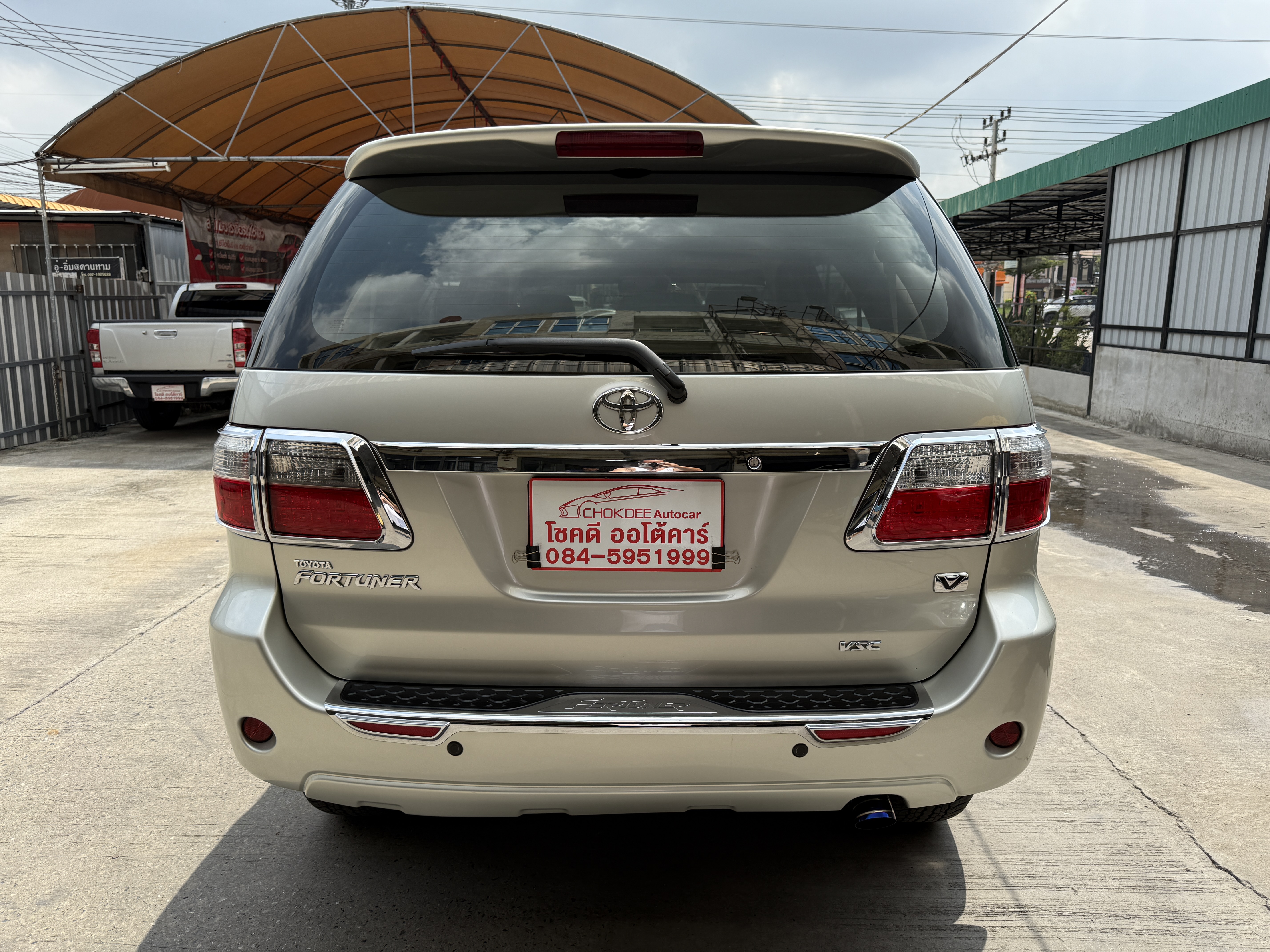 Toyota Fortuner 3.0 V 2WD At 2010 เงิน