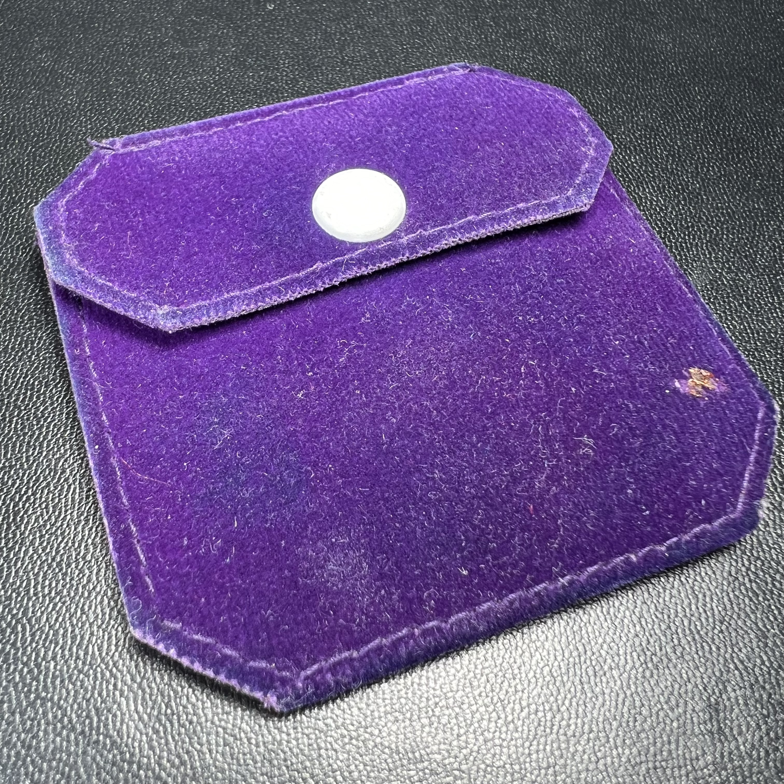 เหรียญหลวงพ่อทวด รุ่นสมเด็จเจ้าฟ้ามหาจักรี 48พรรษา โดยสภากาชาดไทย ปี2546 เหรียญบรอนซ์พ่นทราย(เพื่อพระราชทานตามพระราชอัธยาศัย) ขนาด 2.8 ซม.พร้อมซีนซองถุงบรรจุเดิมครบสวยงาม(เหรียญจัดสร้างเนื้อพิเศษเป็นรูปแบบพระราชทาน ไม่มีในรายการสั่งจอง หายาก)