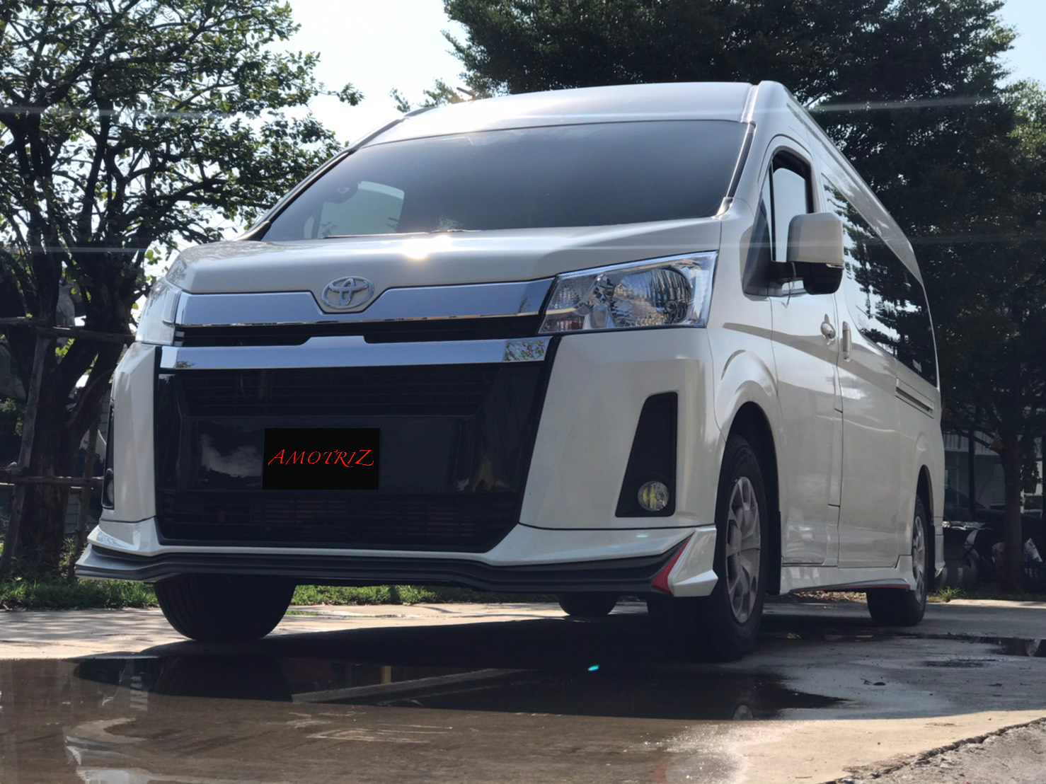 Toyota Commuter 2019 V.1 bodykits by Amoriz