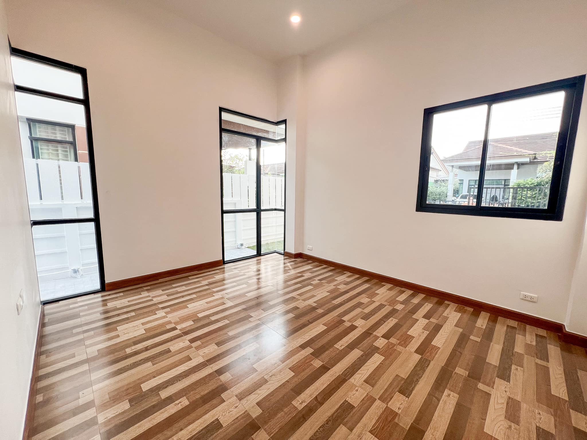 For Sales : Phuket Town, New renovated twin house, 3 Bedrooms 2 Bathrooms