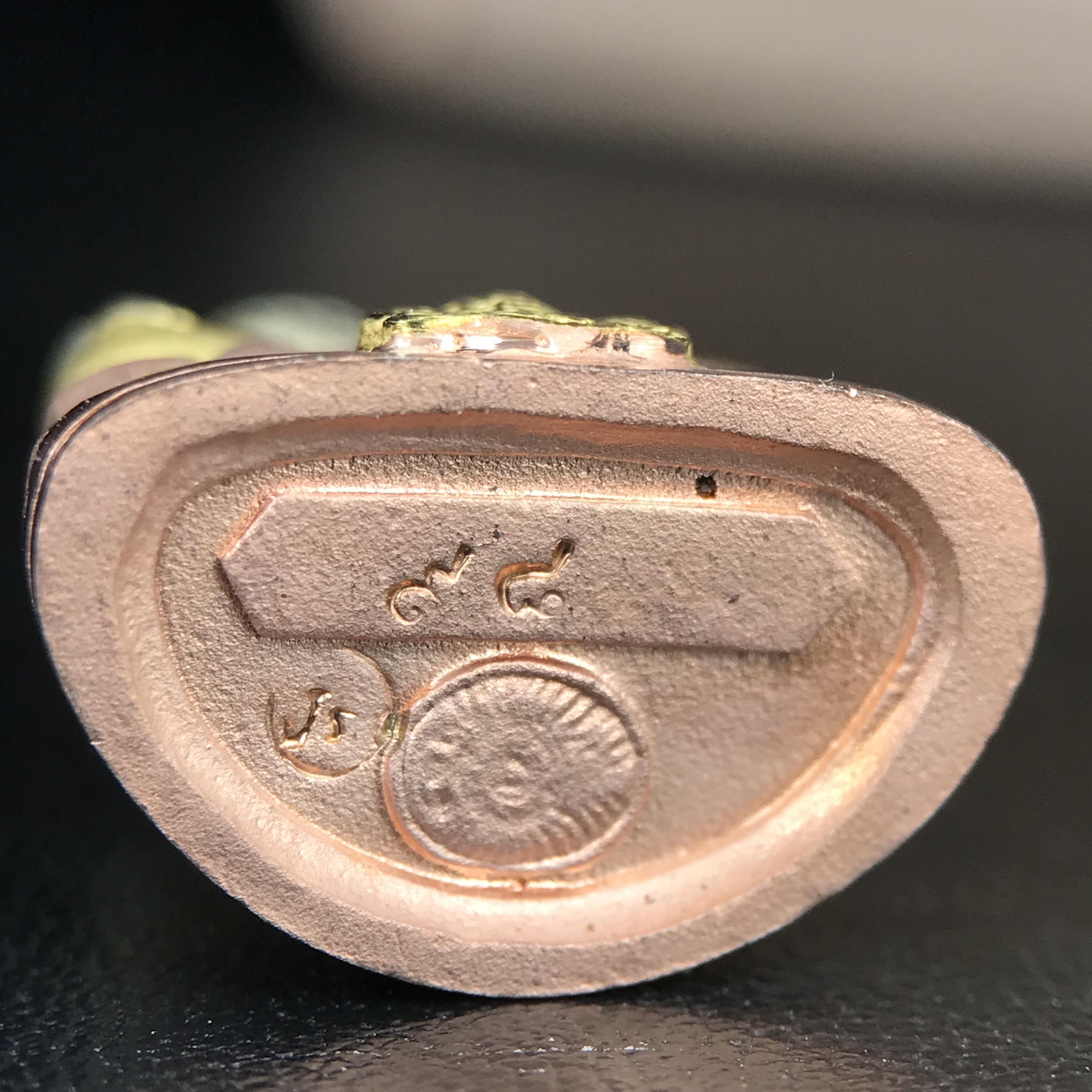 พระกริ่งไพรีพินาศ ตรากาญจนาภิเษกครองสิริราชสมบัติครบ 50 ปี รัชกาลที่9 ปี2540 เนื้อเงินสามกษัตริย์(ผิวเดิมสวย ครบ สมบูรณ์)พร้อมกล่องบรรจุเดิมครบ ชุดพระราชทาน(หายาก)(เข้มขลังทรงอานุภาพยิ่งใหญ่กำราบศัตรูพ่ายสิ้น พระไพรีพินาศ)(หายากพบเจอได้น้อยมาก)1ใน 539องค์