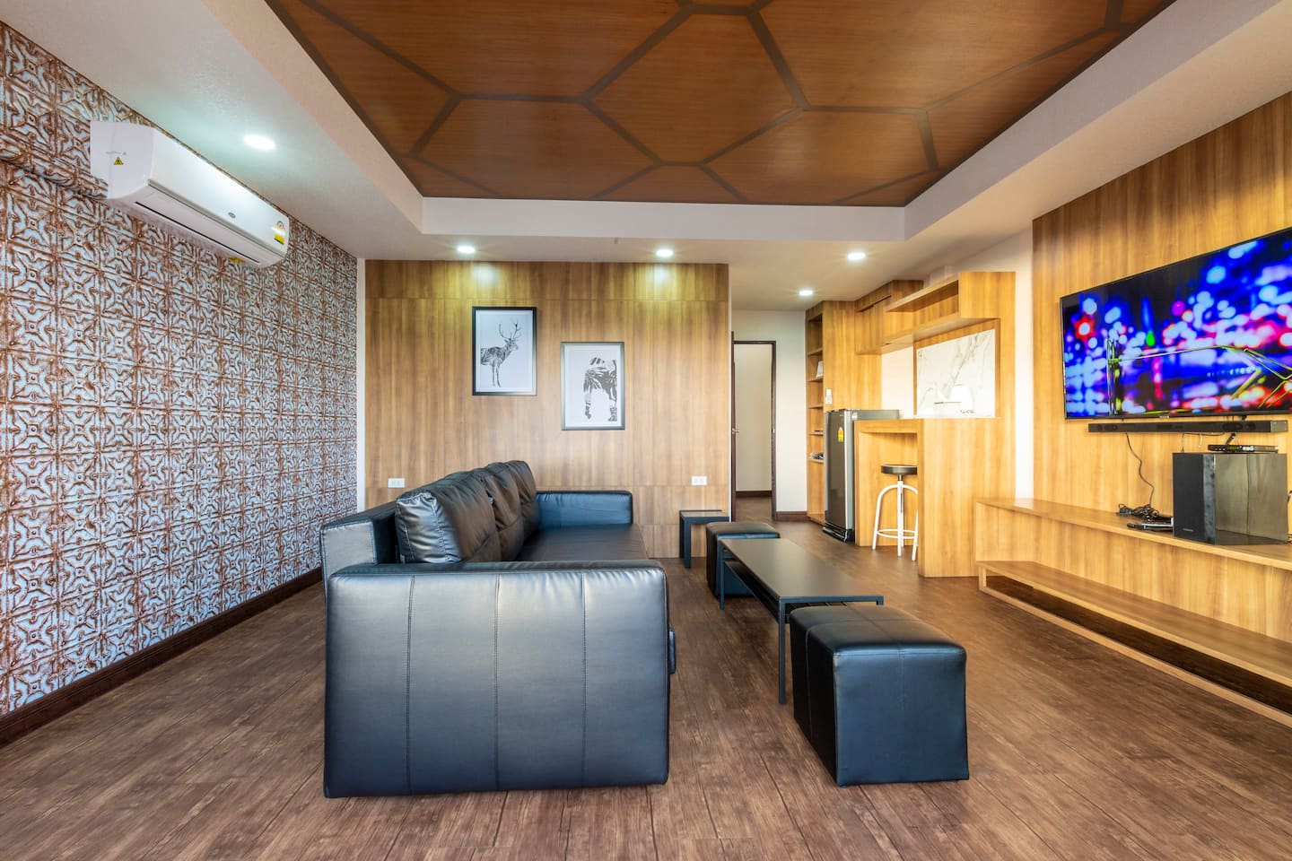 For Rent : Patong Town House 3 Story Sea View 3 bedrooms, 4.5 bathrooms.