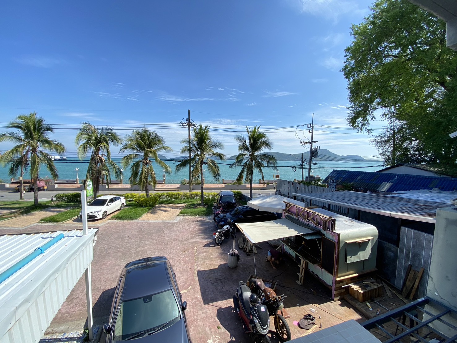 For Rent : Seafront, 2-Story commercial buildings, 3 Bedroom 6 Bathroom