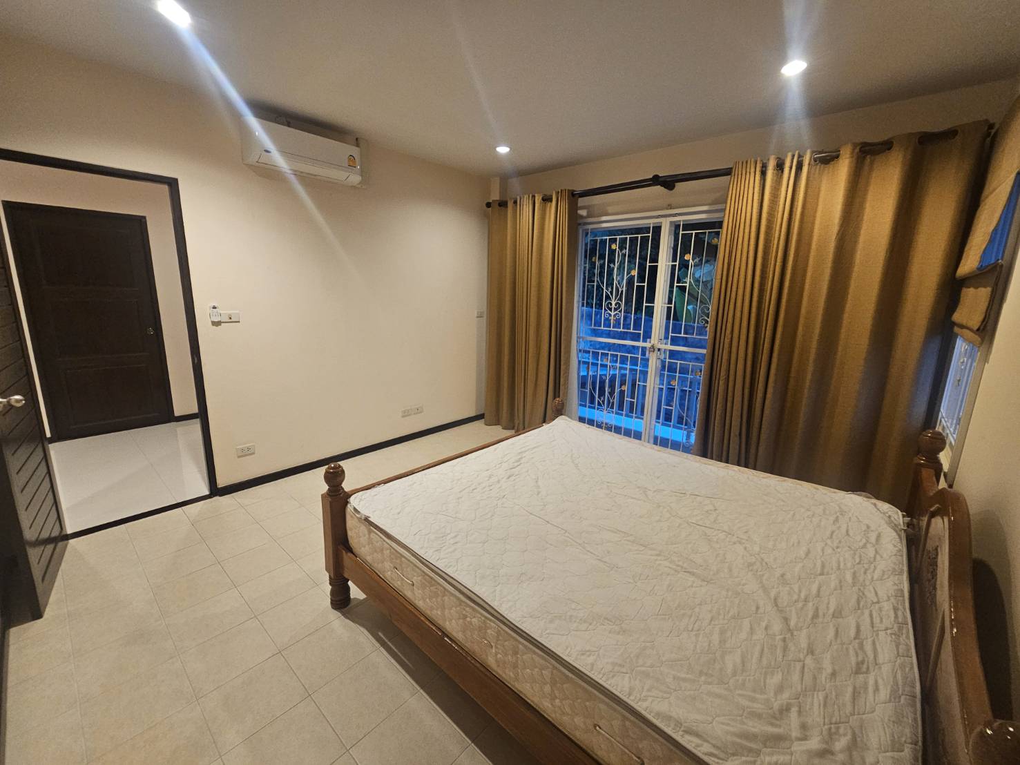 For Rent : Ratsada, 2-Storey House, 4 bedrooms 4 bathrooms