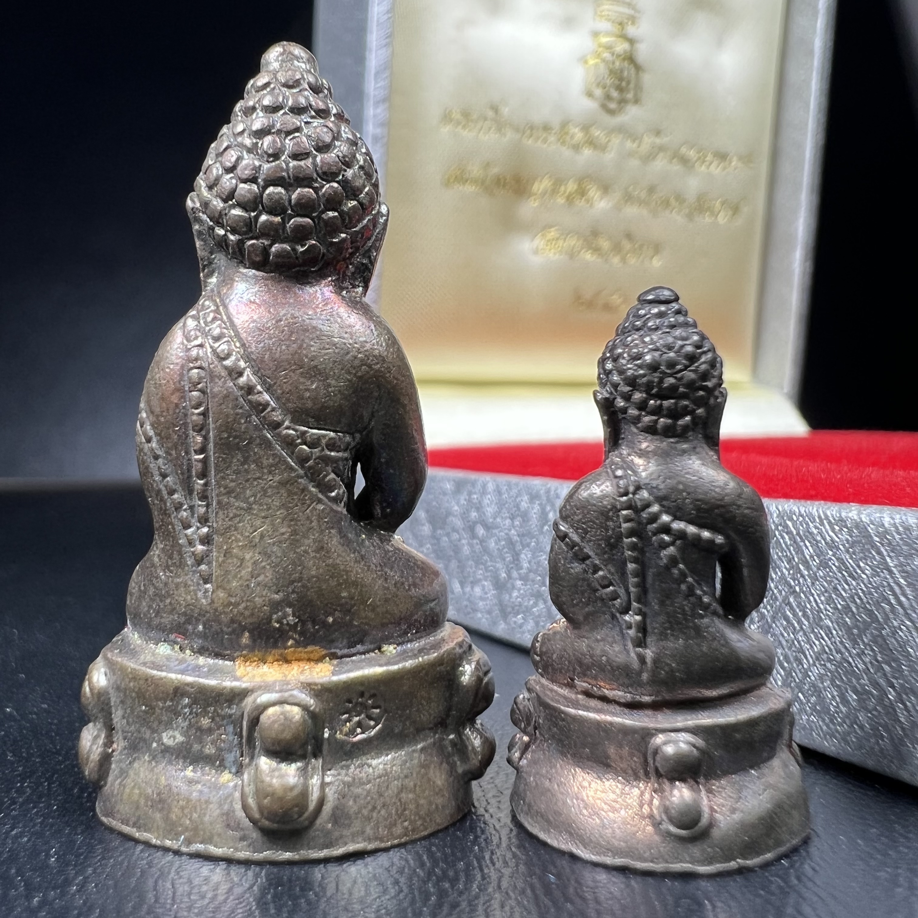 พระกริ่ง-พระชัยวัฒน์ ปวโร 84 พรรษา สมเด็จพระญาณสังวร สมเด็จพระสังฆราช วัดบวรนิเวศวิหาร ปี 2540 เนื้อนวโลหะ พร้อมกล่องบรรจุเดิมครบสมบูรณ์(ชุดหมายเลข 2281)