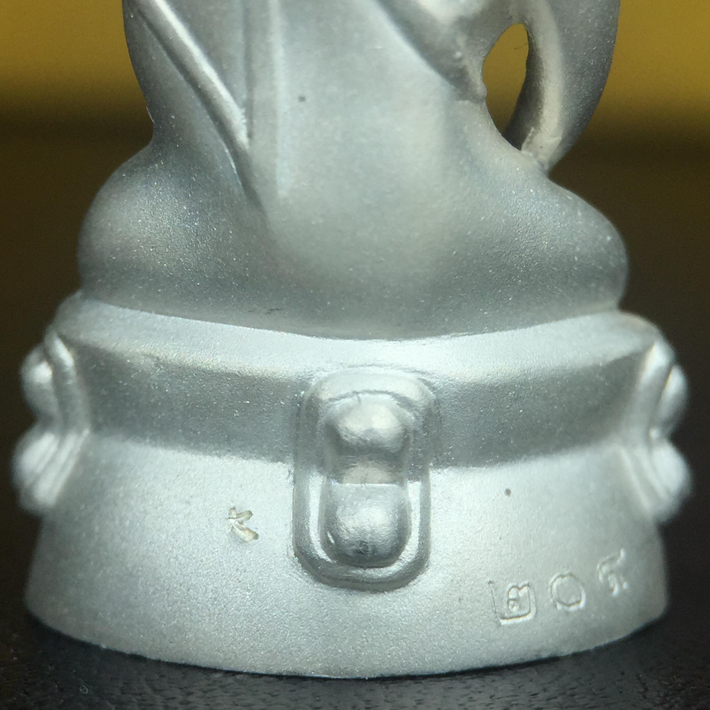 พระกริ่งสมเด็จญาณ วัดบวรนิเวศวิหาร เนื้อเงินบริสุทธิ์ 92.5% ตรากาญจนาภิเษกทองคำ(เนื้อทองคำแท้) พระราชทานแจกเมื่อ 3 ตุลาคม 2538 จัดสร้างในวโรกาส สมเด็จพระญาณสังวร สมเด็จพระสังฆราช ฉลองพระชนมายุครบ 82 พรรษา และฉลองครองราชสมบัติครบ 50 ปี รัชกาลที่ 9(หายาก)