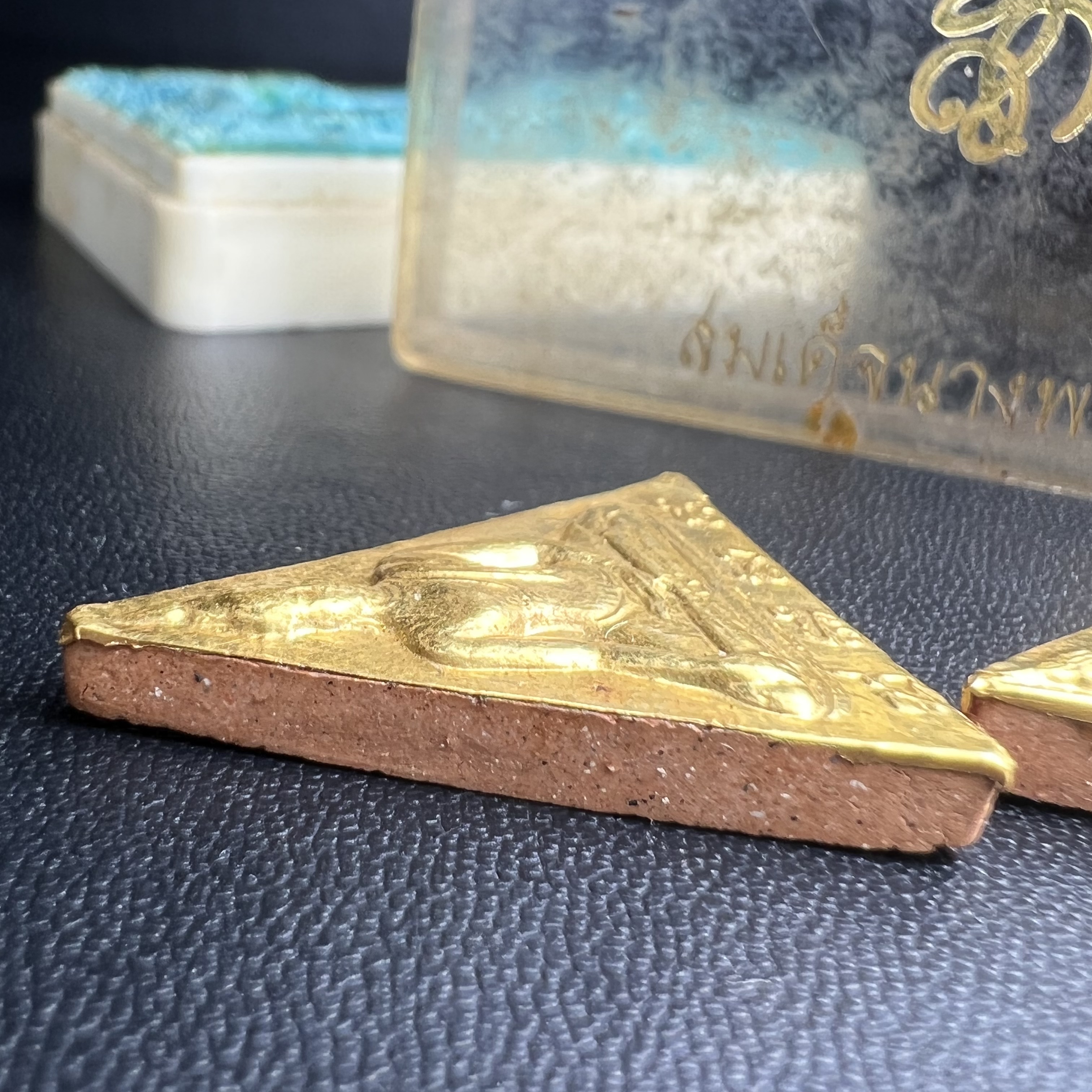 พระสมเด็จนางพญา สก. วัดบวรนิเวศวิหาร ปี2519 ชุดพิเศษกรรมการ หน้ากากทองคำ พิมพ์ใหญ่-เล็กกล่องบรรจุเดิม(ในหลวงรัชกาลที่9และสมเด็จพระราชินี เสด็จร่วมในพิธี)(พิธีใหญ่)(มวลสารดี)(พบเจอและหายากที่สุดในรุ่น)