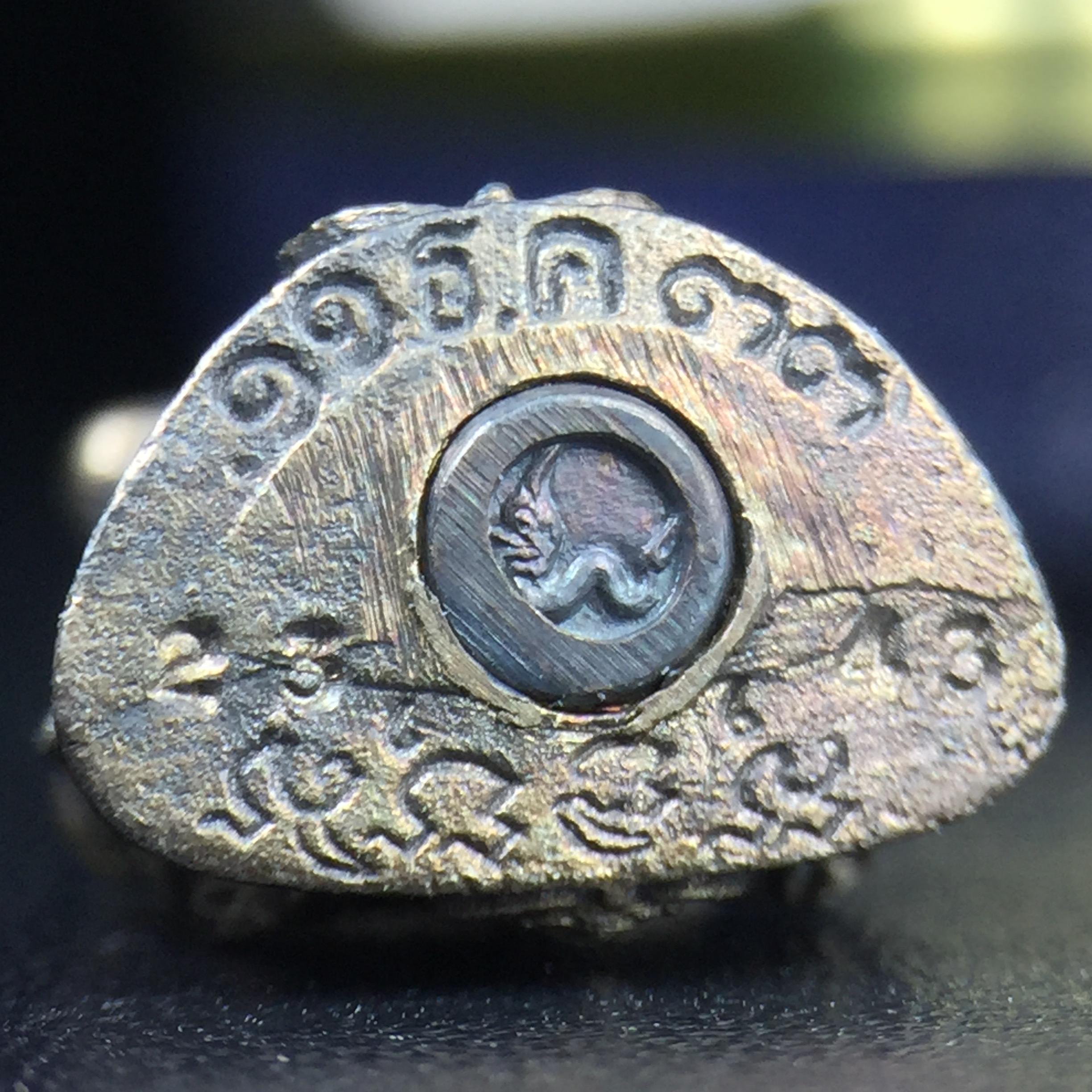 พระกริ่งปรมานุชิตชิโนรส วัดพระเชตุพนวิมลมังคลาราม(วัดโพธิ์) ปี2533 เนื้อเงิน ( ในหลวงรัชกาลที่9เสด็จเททอง)พิธีใหญ่ งดงามด้วยพุทธศิลป์เปี่ยมด้วยพุทธคุณ อีกหนึ่งรุ่นที่แนะนำสะสมบูชา