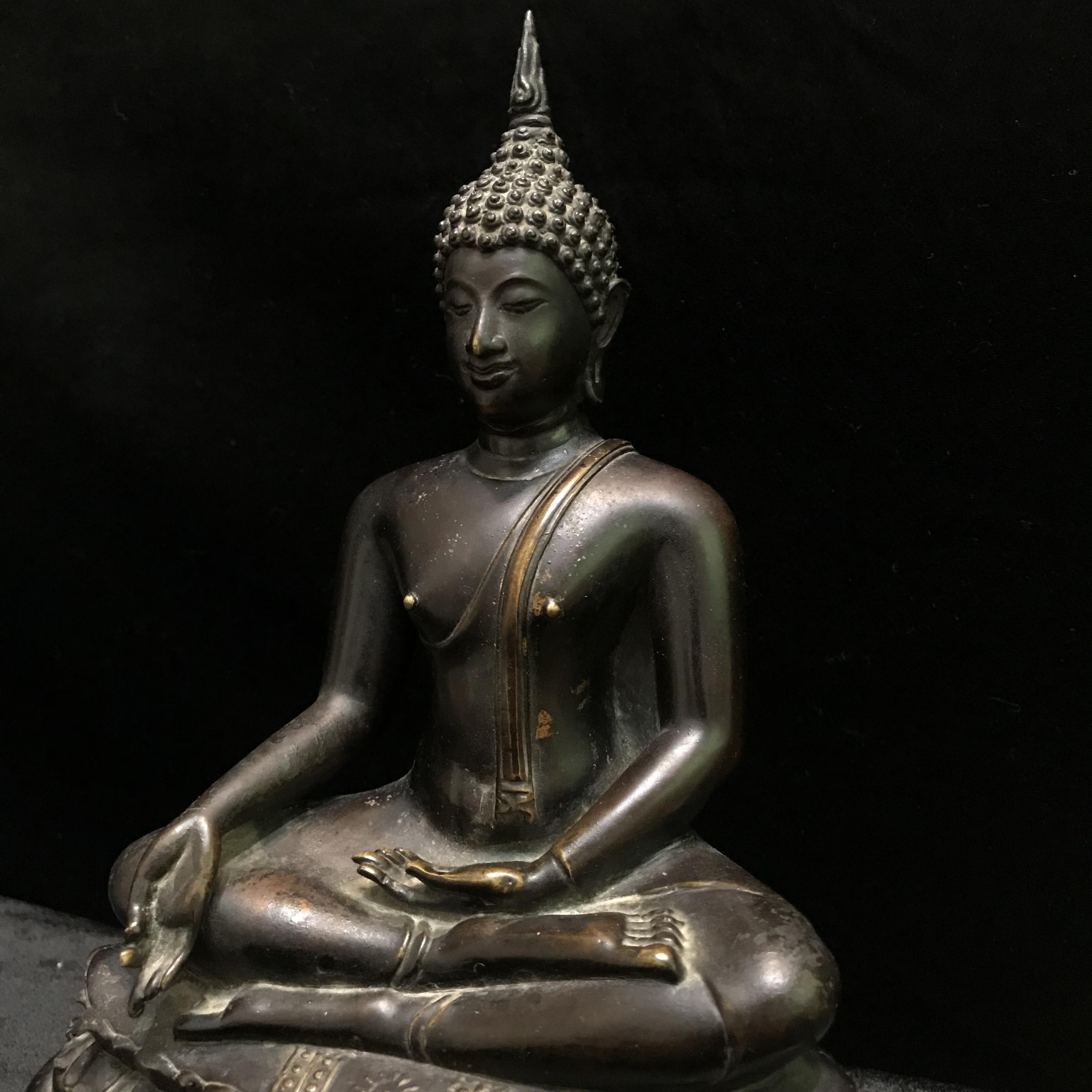 จักรพรรดิแห่งพระบูชา ภปร พระพุทธรูป ภปร รุ่นแรก(กฐินต้น) พ.ศ.2506 วัดเทวสังฆาราม(วัดเหนือ)จังหวัดกาญจนบุรี หน้าตัก5นิ้ว(ในหลวงรัชกาลที่9เสด็จเททอง)