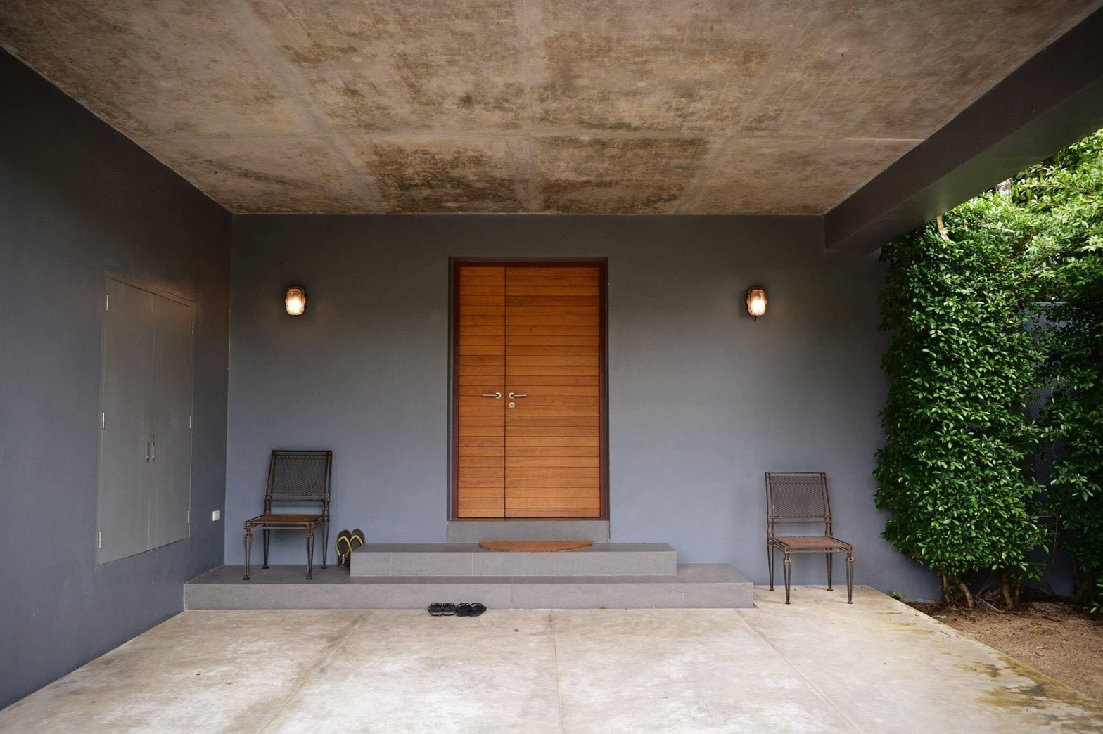 For Sale : Laguna Layan Beach House 3 Bedrooms 3 Bathrooms