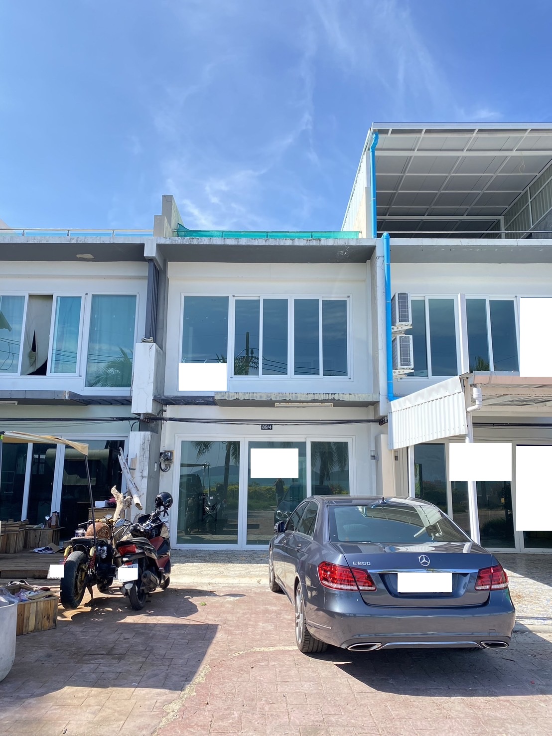 For Sales : Sea front, 2-Story commercial buildings, 3 Bedroom 6 Bathroom