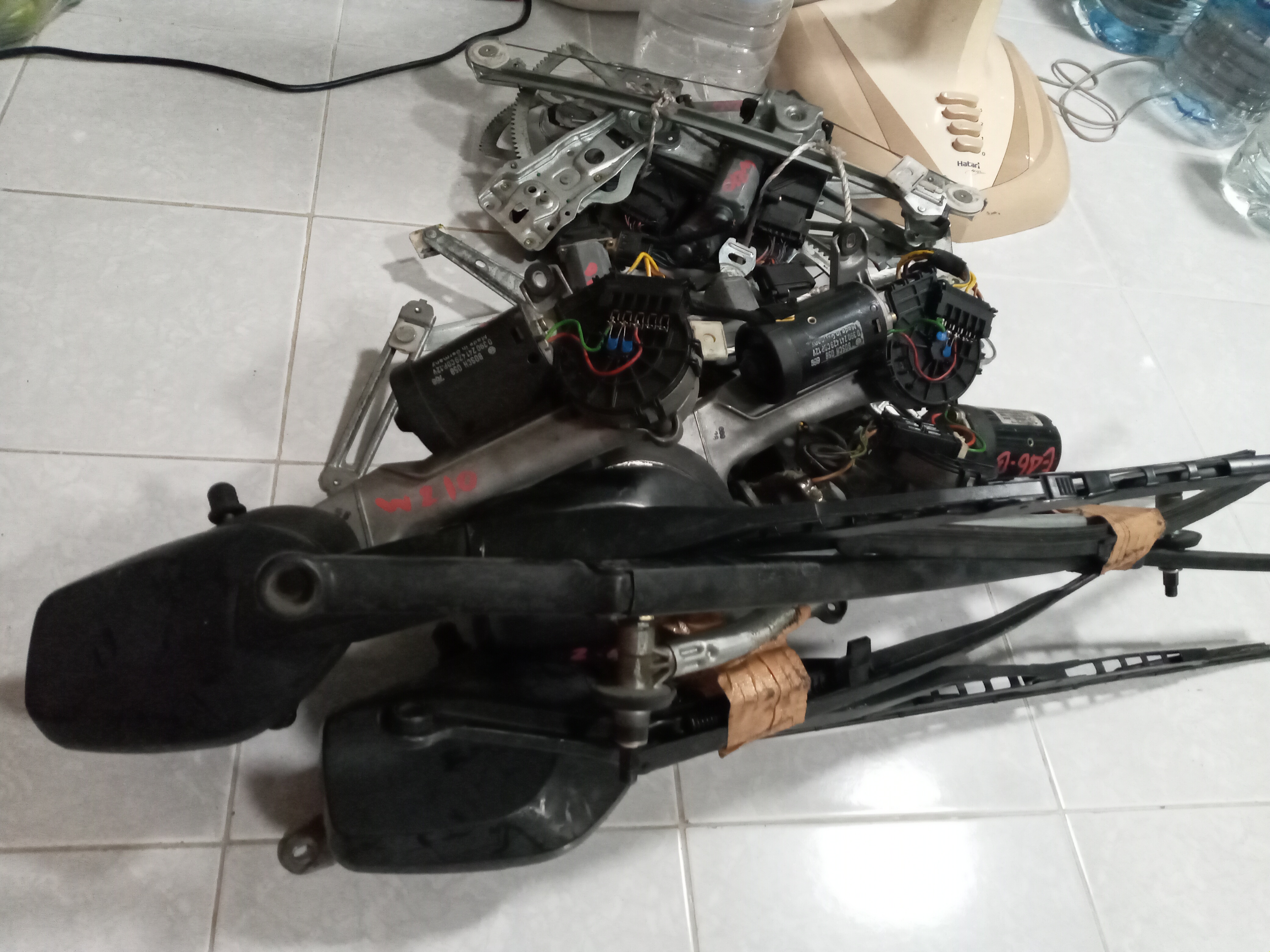 มอเตอร์พร้อมก้านปัดน้ำฝน BENZ W202