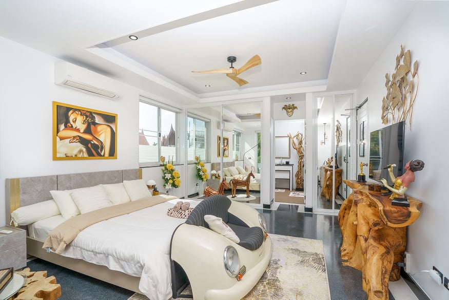 For Sales : Rawai, Luxury Private Pool Villa, 7 bedrooms 7.5 bathrooms, 450 sqm.