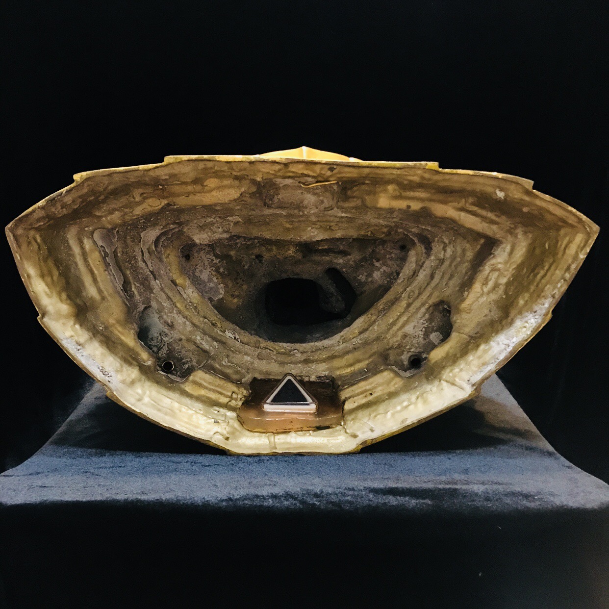 พระพุทธชินราช(จำลอง)ภปร. 84พรรษา เนื้อโลหะ ลงรักปิดทอง 100% ขนาดหน้าตัก 9 นิ้ว(ใต้ฐานบรรจุพระพุทธชินราชเนื้อผงพระราชทานมวลสาร จิตรลดาและเส้นพระเจ้า(เส้นผม))