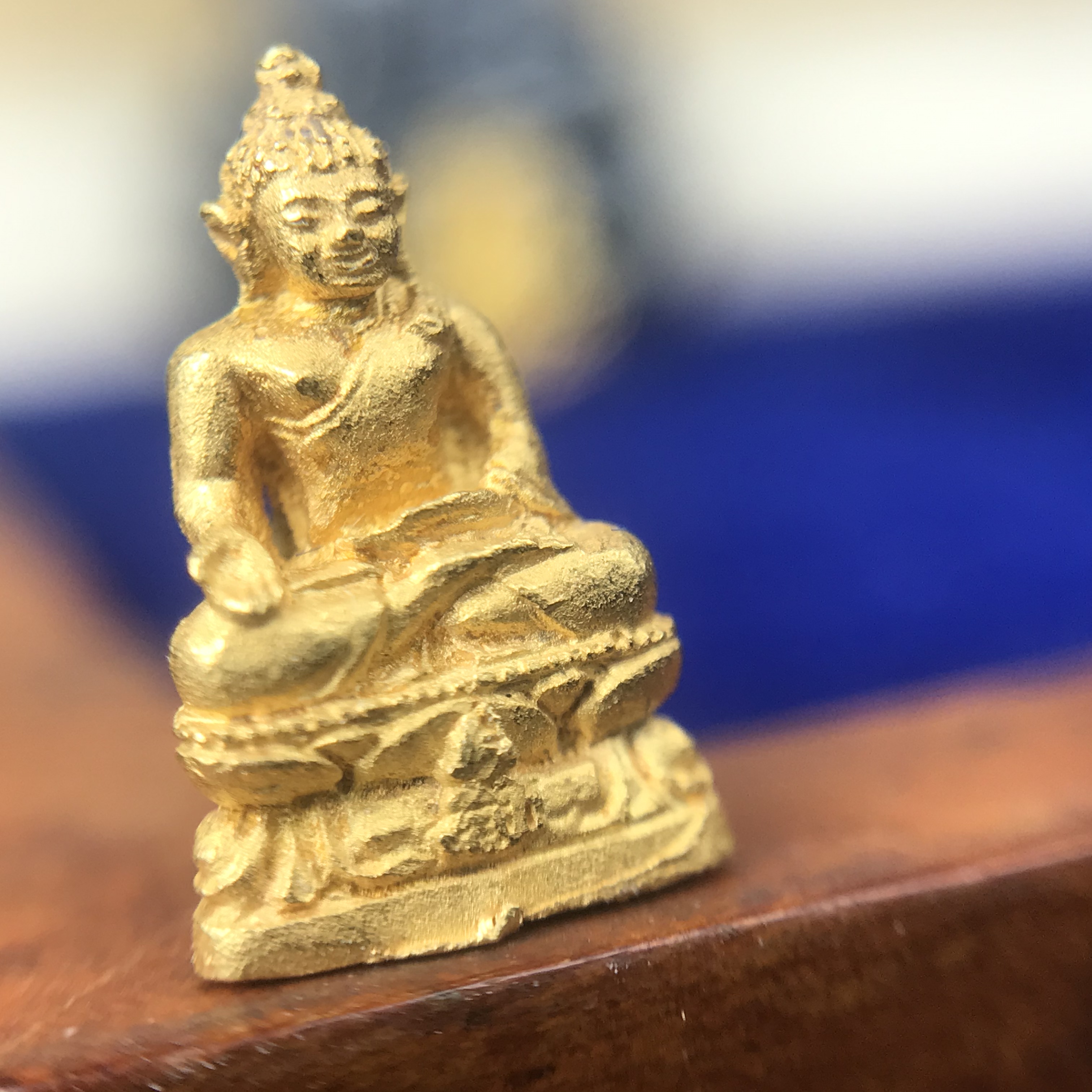 พระกริ่งสมเด็จญาณ วัดบวรนิเวศวิหาร เนื้อเงินบริสุทธิ์ 92.5% ตรากาญจนาภิเษกทองคำ+พระชัยวัฒน์ไพรีพินาศ เนื้อทองคำ พระราชทานแจกเมื่อ 3 ตุลาคม 2538 มาพร้อม กล่องลายไม้สุดหรู(ครบชุด หายาก)