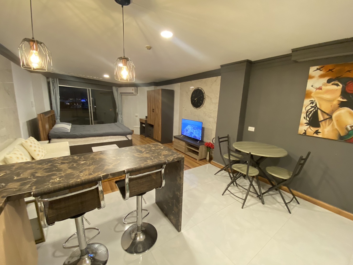 For Rent : Patong, Phuket Palace Condo, Studio Room, Sea View.