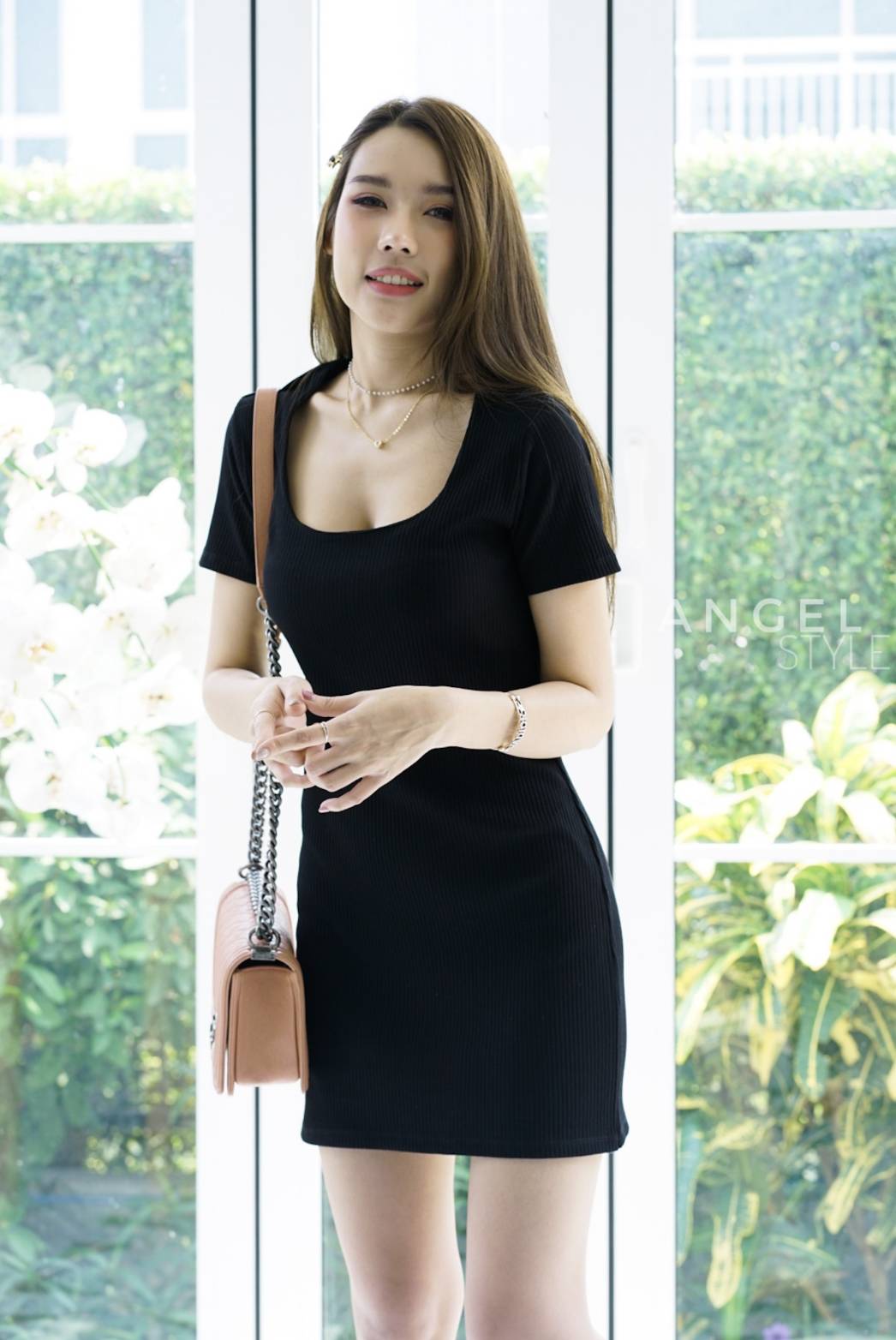 เดรสร่องคอยูพับ