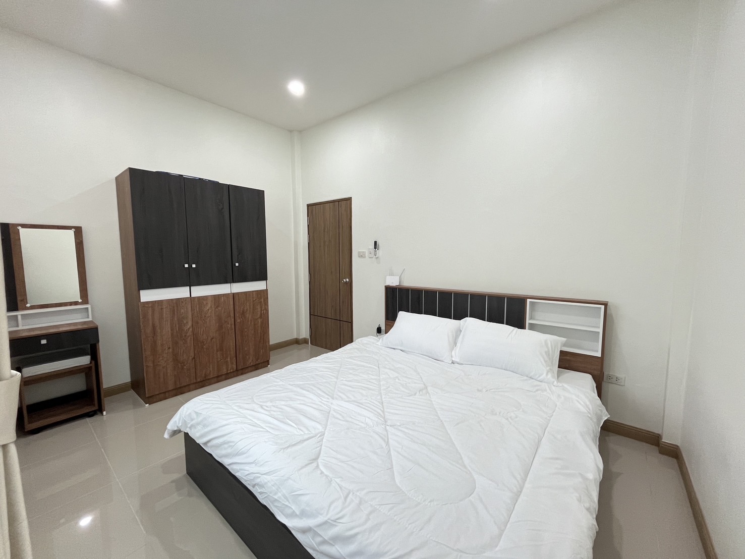 For Rent : Chalong, One-story townhome, 3 bedrooms 2 bathrooms