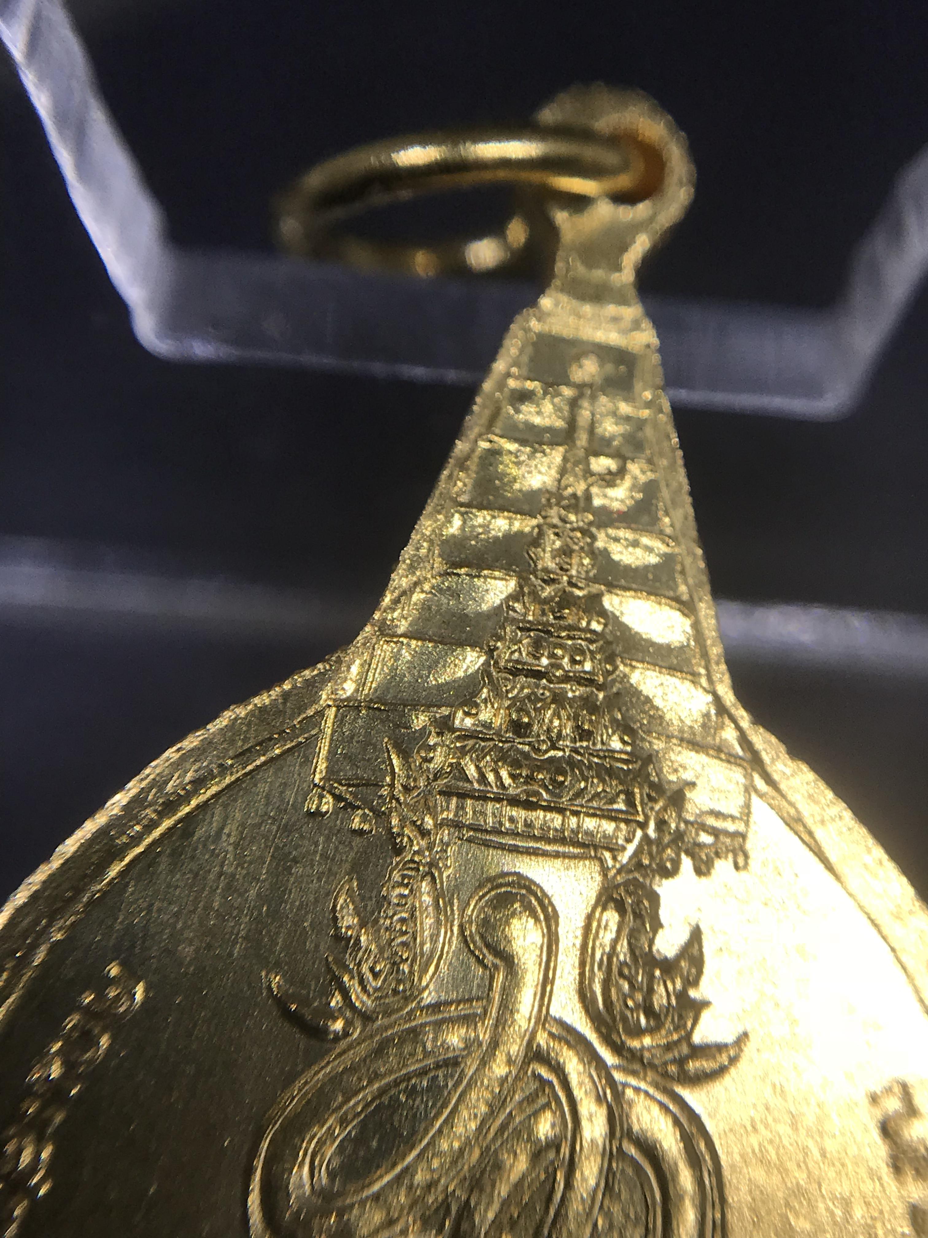 เหรียญพระชัยหลังช้าง หลัง สก. ปี 2535 เนื้อทองคำ(15กรัม)พร้อมกล่อง พิธีใหญ่ สภาพสวยเดิมๆ หายากมาก