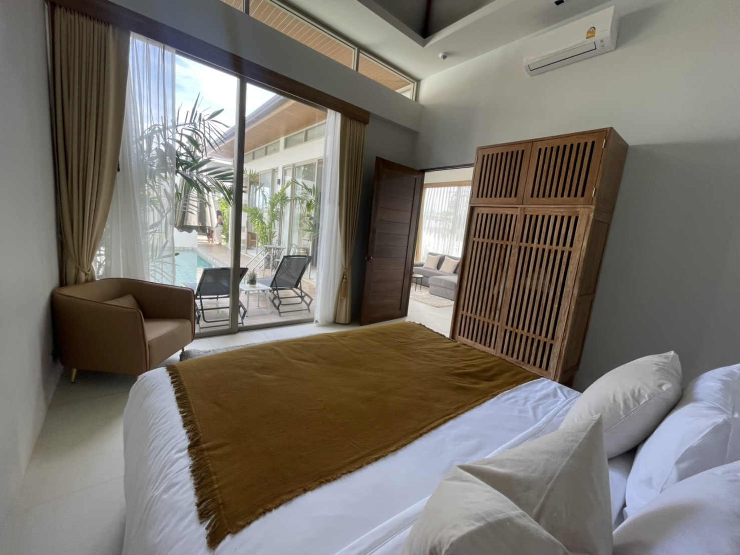 For Rent : Rawai, Luxury New Pool Villa, 2 Bedrooms 2 Bathrooms, Garden view.