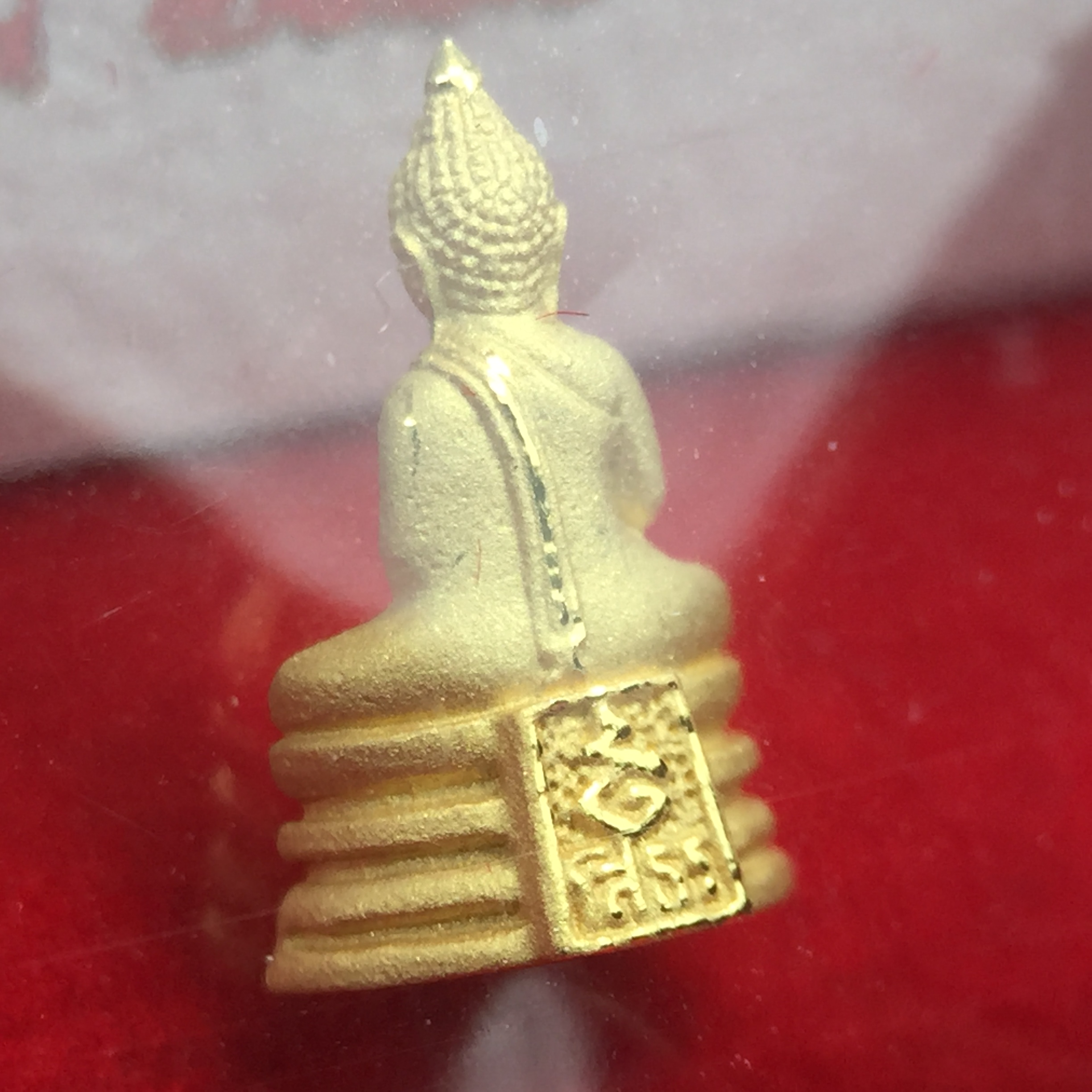 พระพุทธโสธร รุ่นอุดมโชคโภคทรัพย์ ปี 2550 เนื้อทองคำ พิมพ์จิ๋ว วัดโสธรวรารามวรวิหาร จ.ฉะเชิงเทรา (สภาพ สวย ซีนซองเดิม กล่องบบรรจุเดิมครบสมบูรณ์)