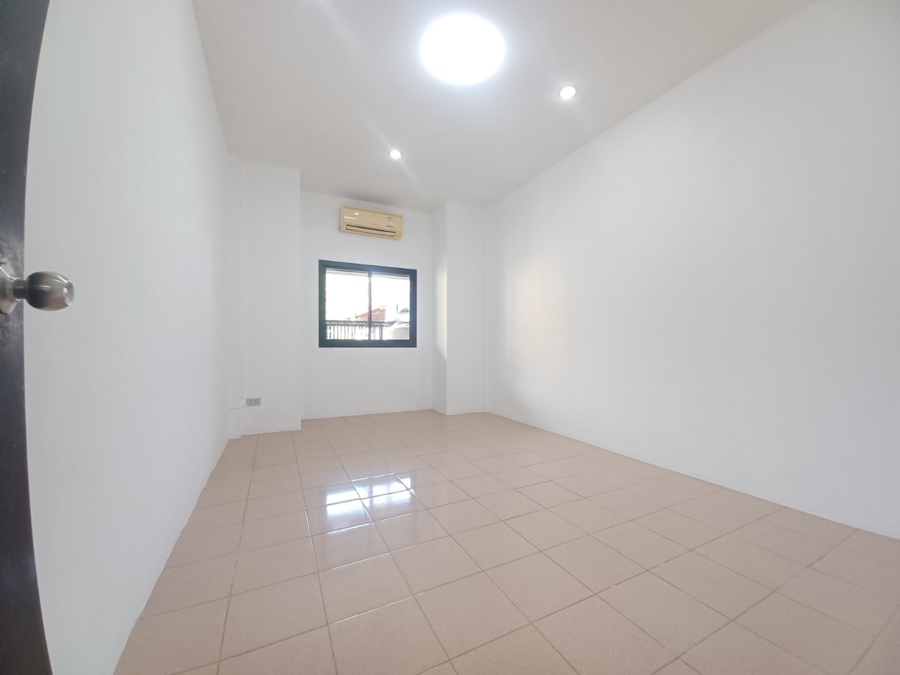 For Sales : Thalang, Town House @Ekachai Villa, 2 Bedrooms, 1 Bathrooms